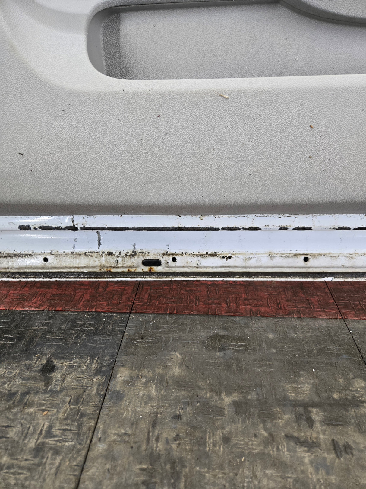 2007-2013 Chevrolet Silverado / GMC Sierra 1500 2500 3500 HD RH Front Passenger Side Door