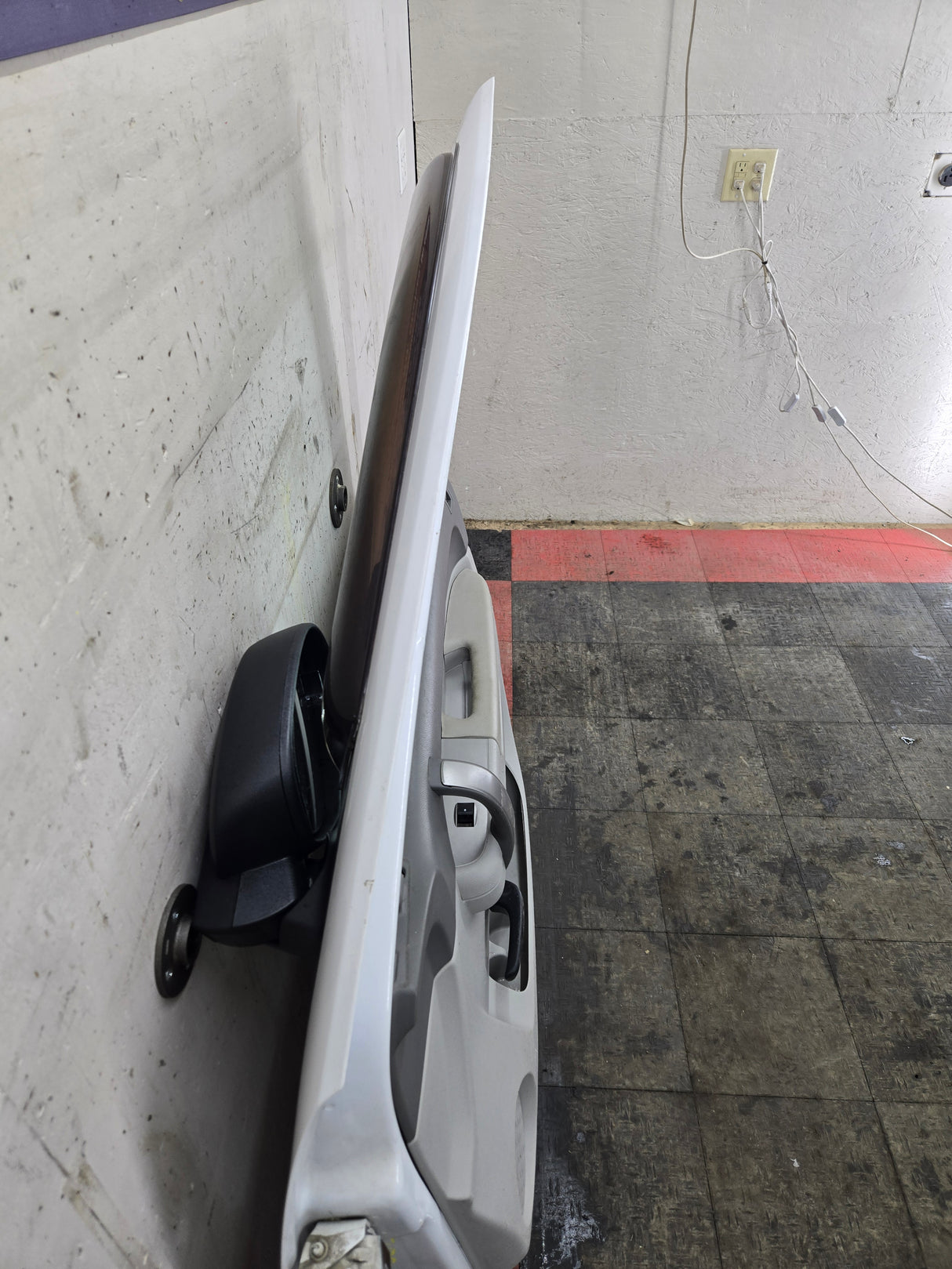 2007-2013 Chevrolet Silverado / GMC Sierra 1500 2500 3500 HD RH Front Passenger Side Door