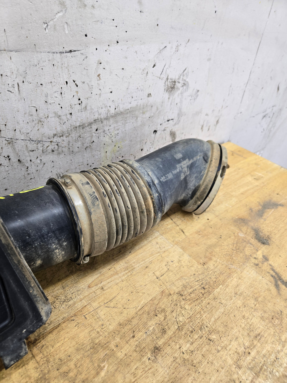 2011-2016 6.7 Power Stroke Diesel Air Intake Tube Duct Pipe & Air Box Lid OEM BC34-9F805-CB Ford Super Duty F250 F350 F450 F550