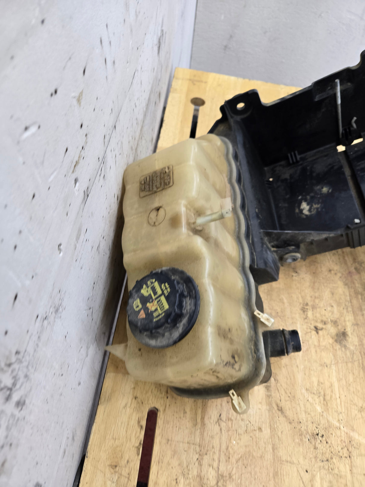 2011-2016 6.7 Power Stroke Left Side Battery Tray & Primary Coolant Reservoir BC34-6A987-AE