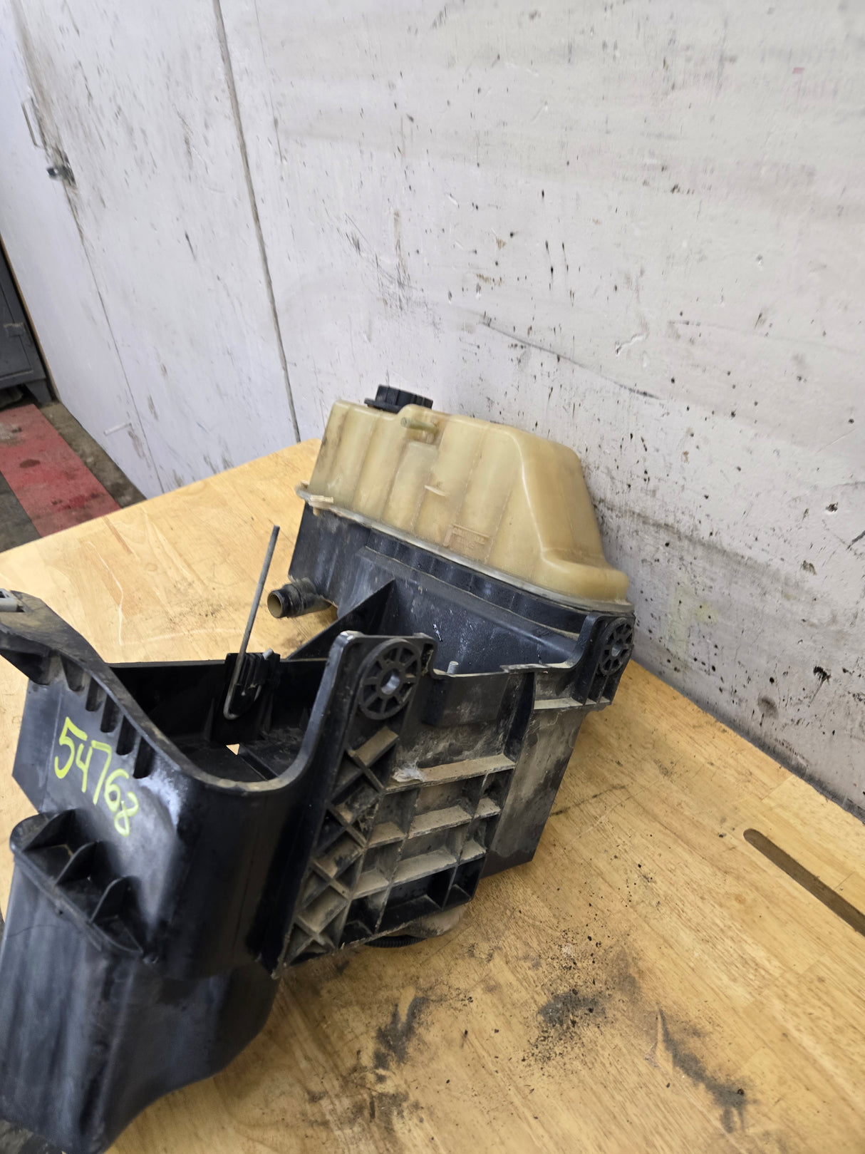 2011-2016 6.7 Power Stroke Left Side Battery Tray & Primary Coolant Reservoir BC34-6A987-AE