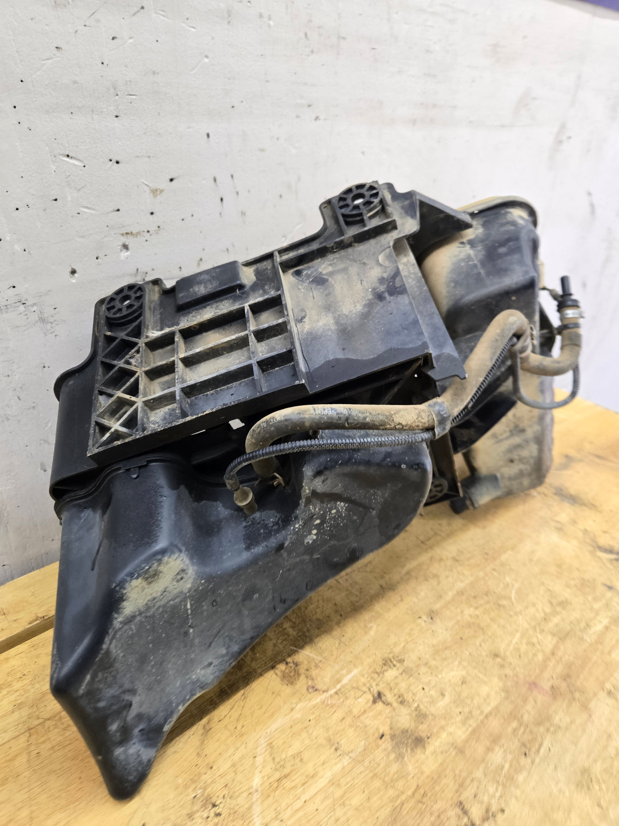 2011-2016 6.7 Power Stroke Left Side Battery Tray & Primary Coolant Reservoir BC34-6A987-AE