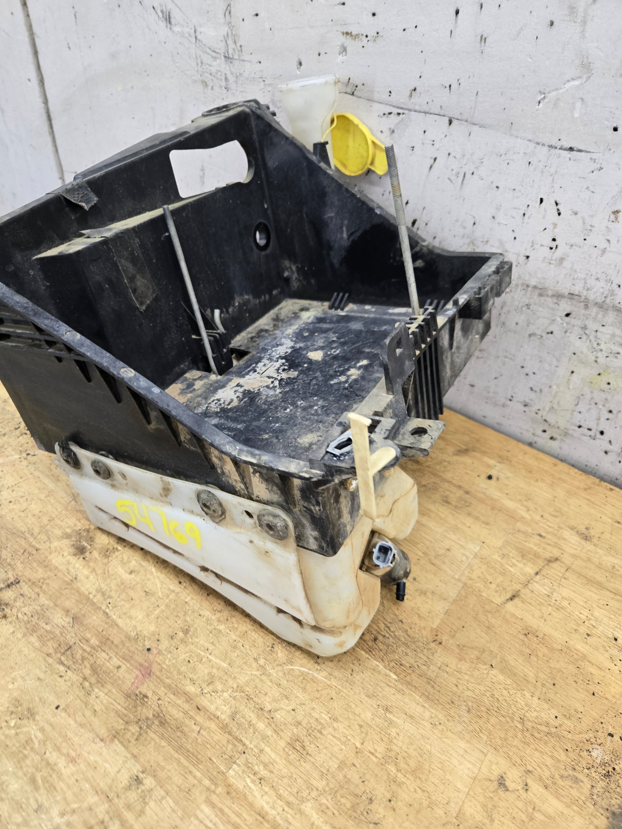 2011-2016 6.7 Power Stroke Right Side Battery Tray & Wiper Fluid Tank Reservoir