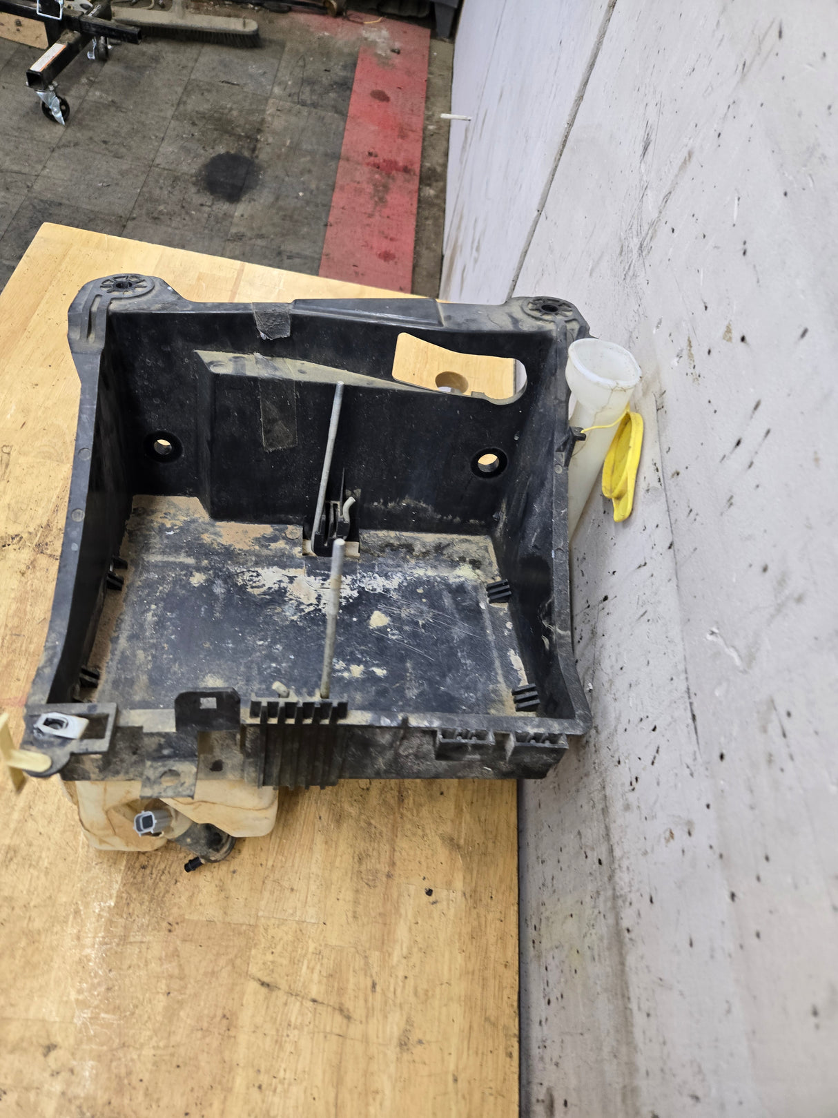 2011-2016 6.7 Power Stroke Right Side Battery Tray & Wiper Fluid Tank Reservoir