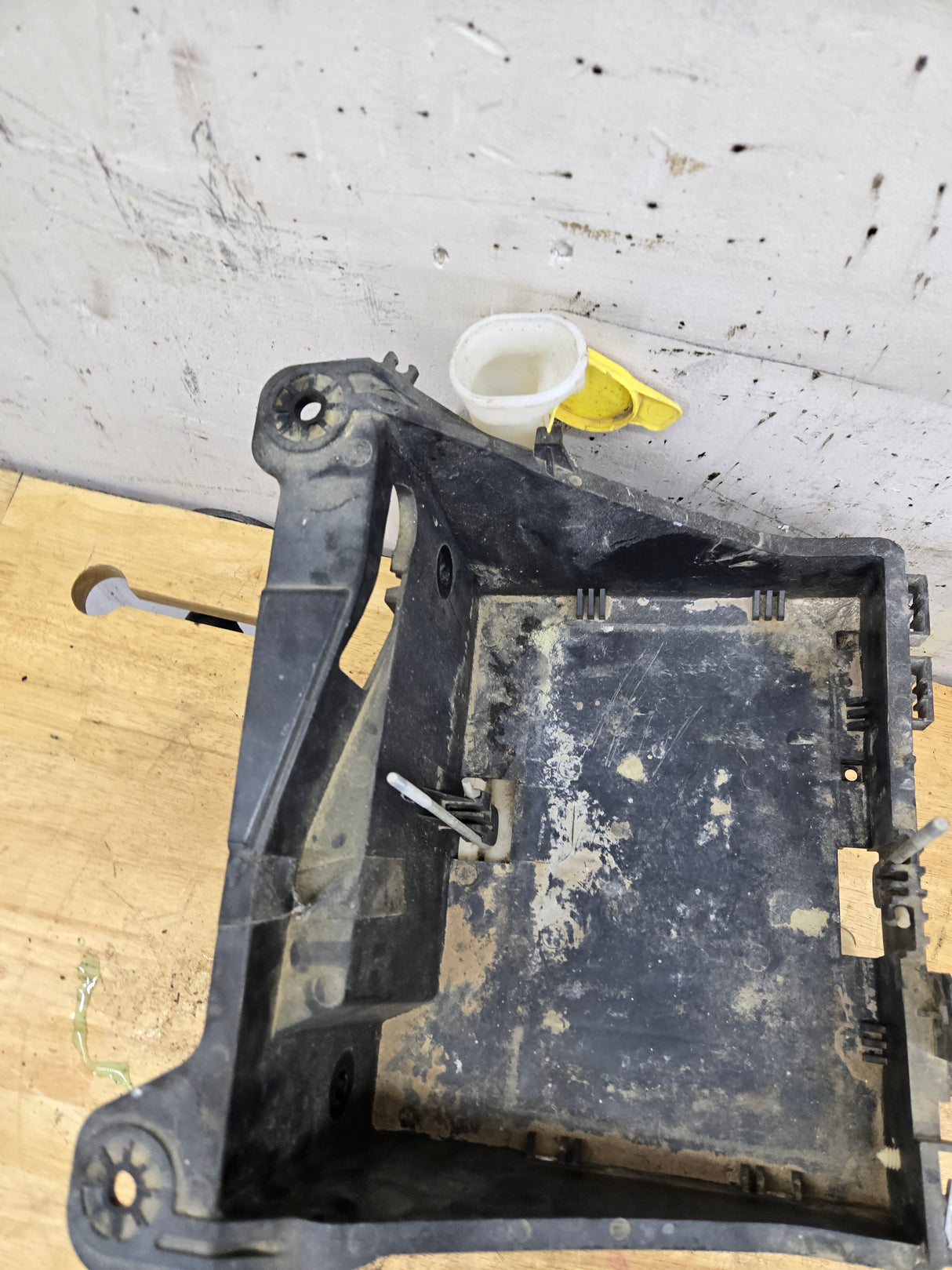 2011-2016 6.7 Power Stroke Right Side Battery Tray & Wiper Fluid Tank Reservoir