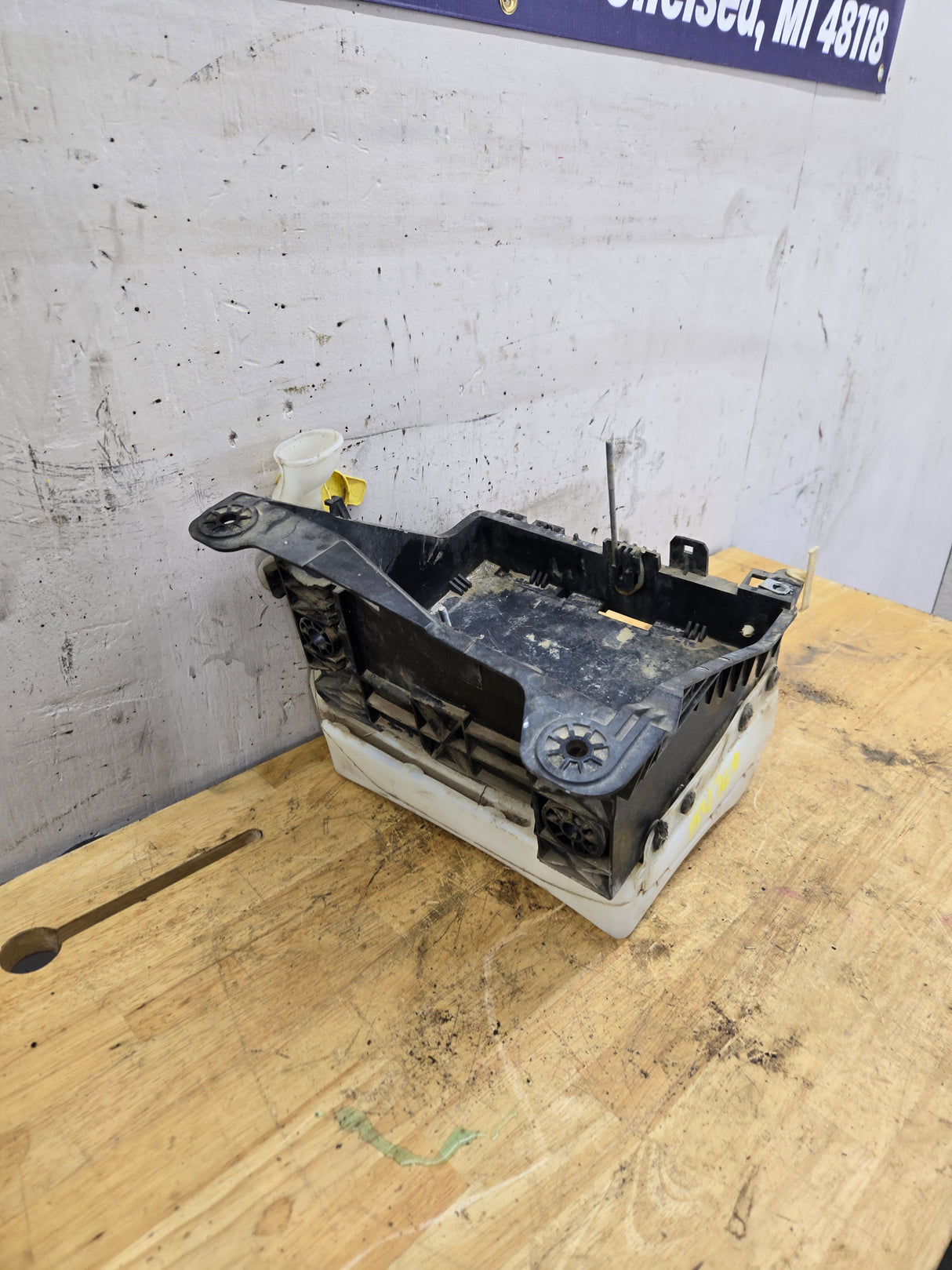 2011-2016 6.7 Power Stroke Right Side Battery Tray & Wiper Fluid Tank Reservoir