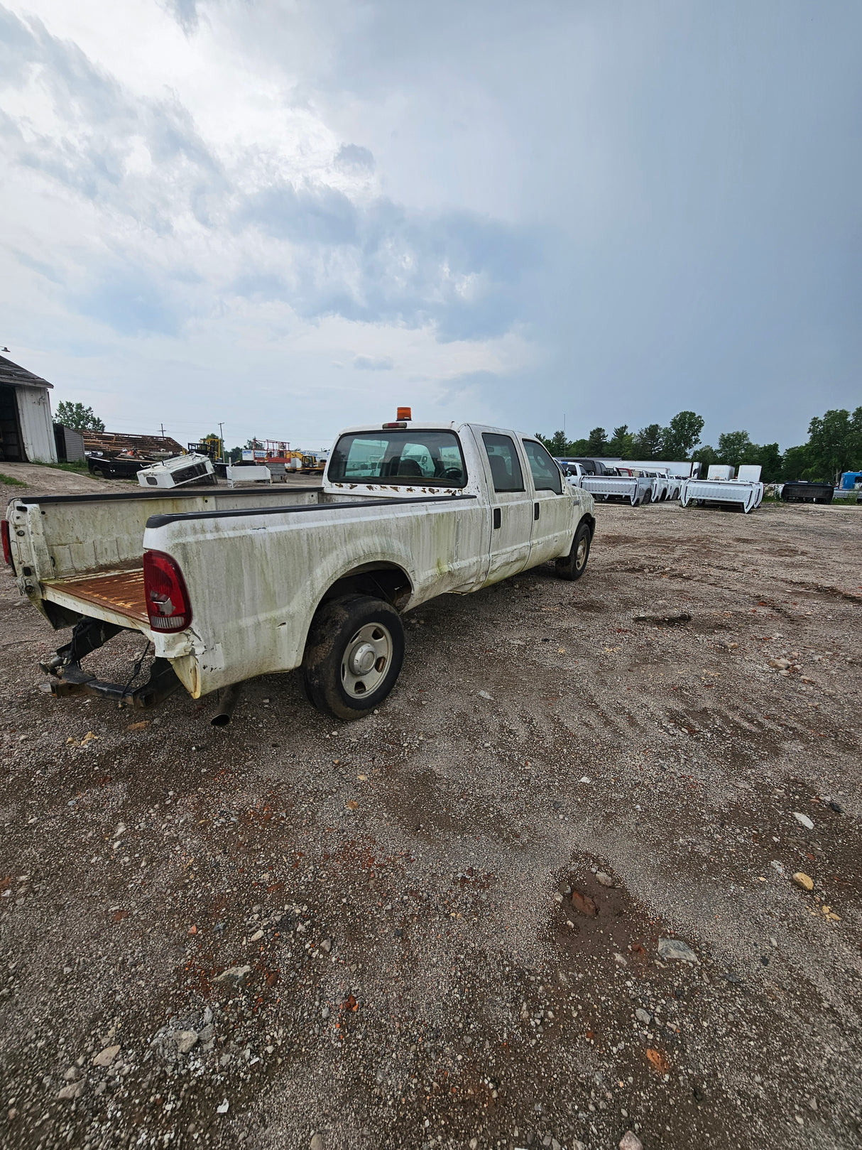 2005 Ford F-350 Super Duty Crew Cab Long Bed - FULL PART OUT