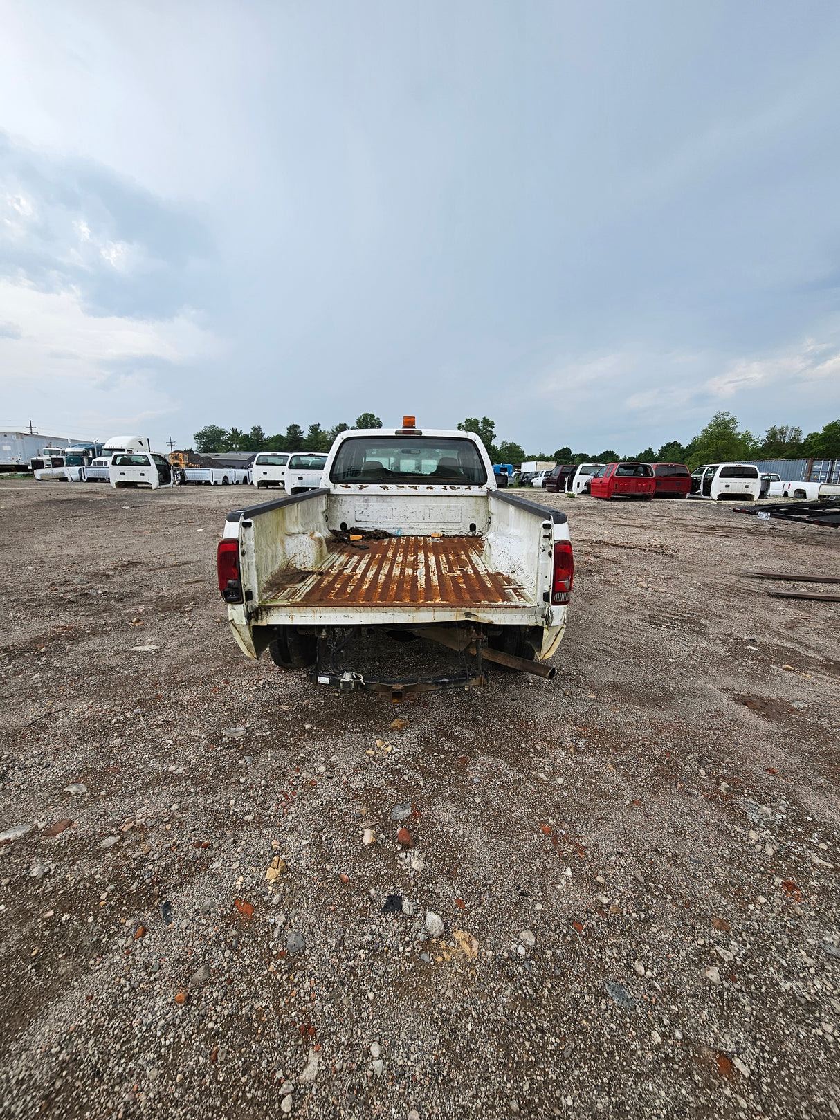 2005 Ford F-350 Super Duty Crew Cab Long Bed - FULL PART OUT