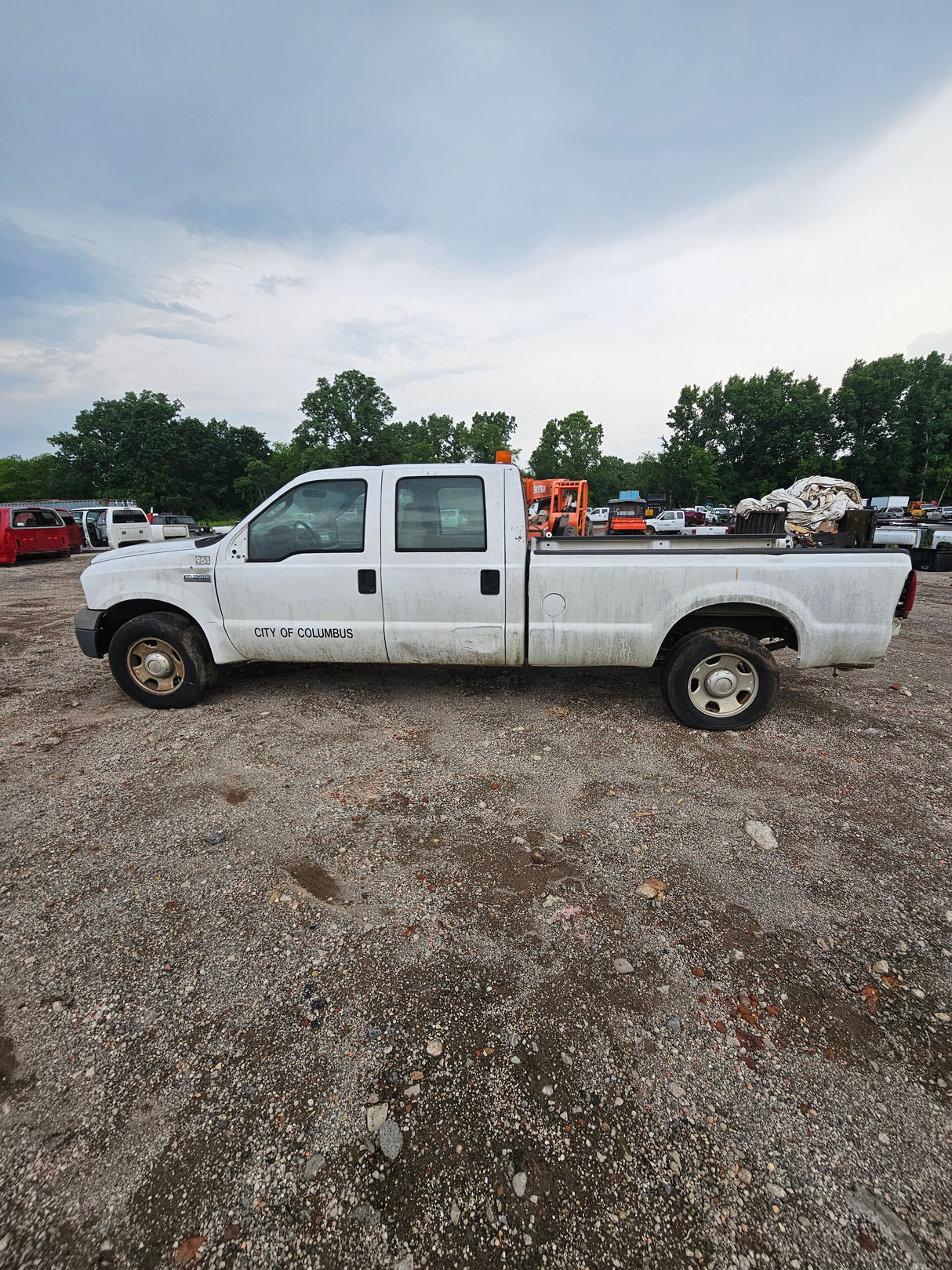 2005 Ford F-350 Super Duty Crew Cab Long Bed - FULL PART OUT
