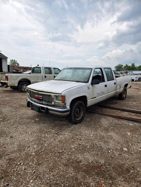 2000 GMC Sierra 3500 Crew Cab Long Bed old body style - FULL PART OUT