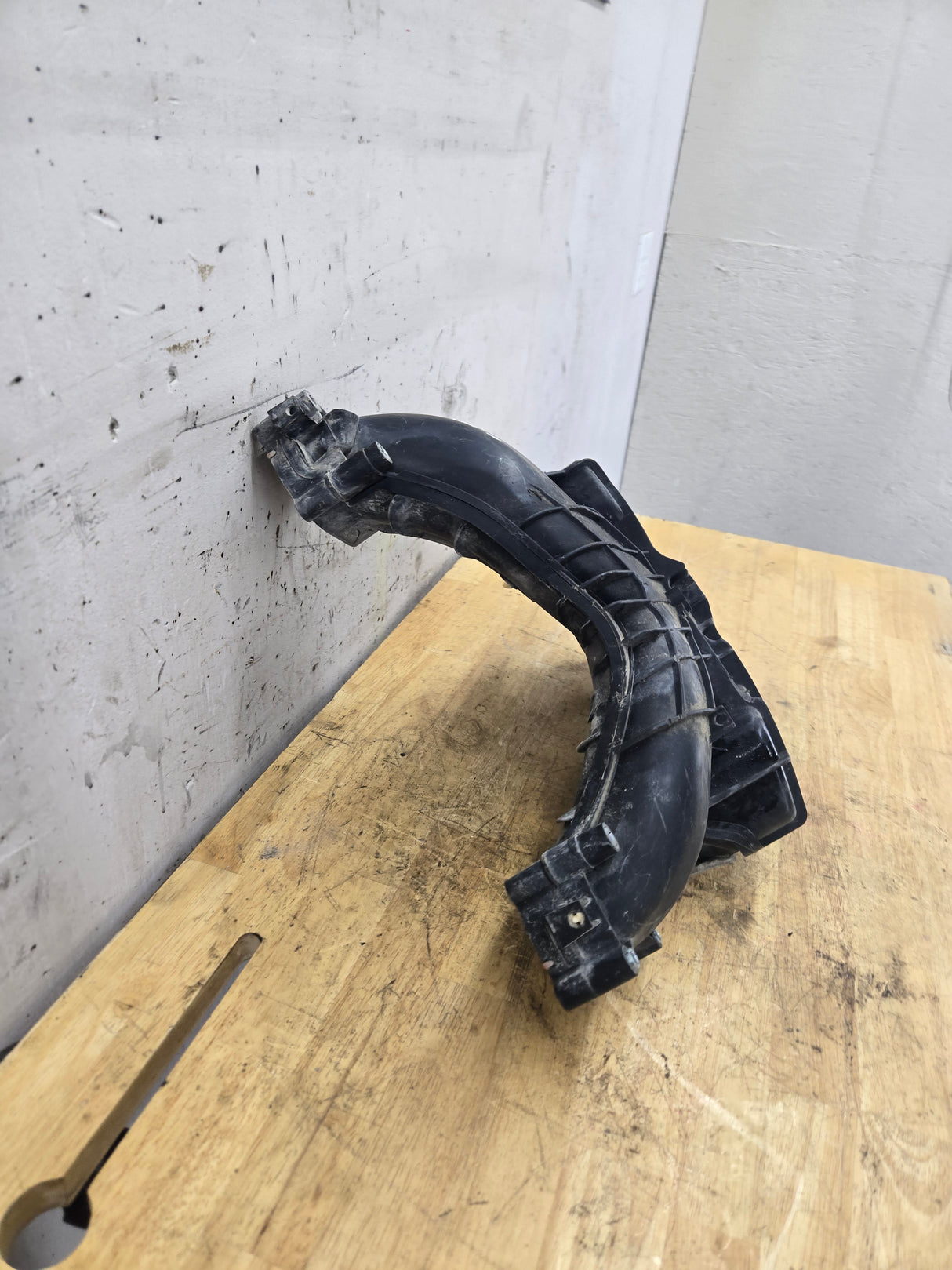 2011-2016 6.7L Power Stroke Upper Air Intake Manifold BC30-9424-BD OEM