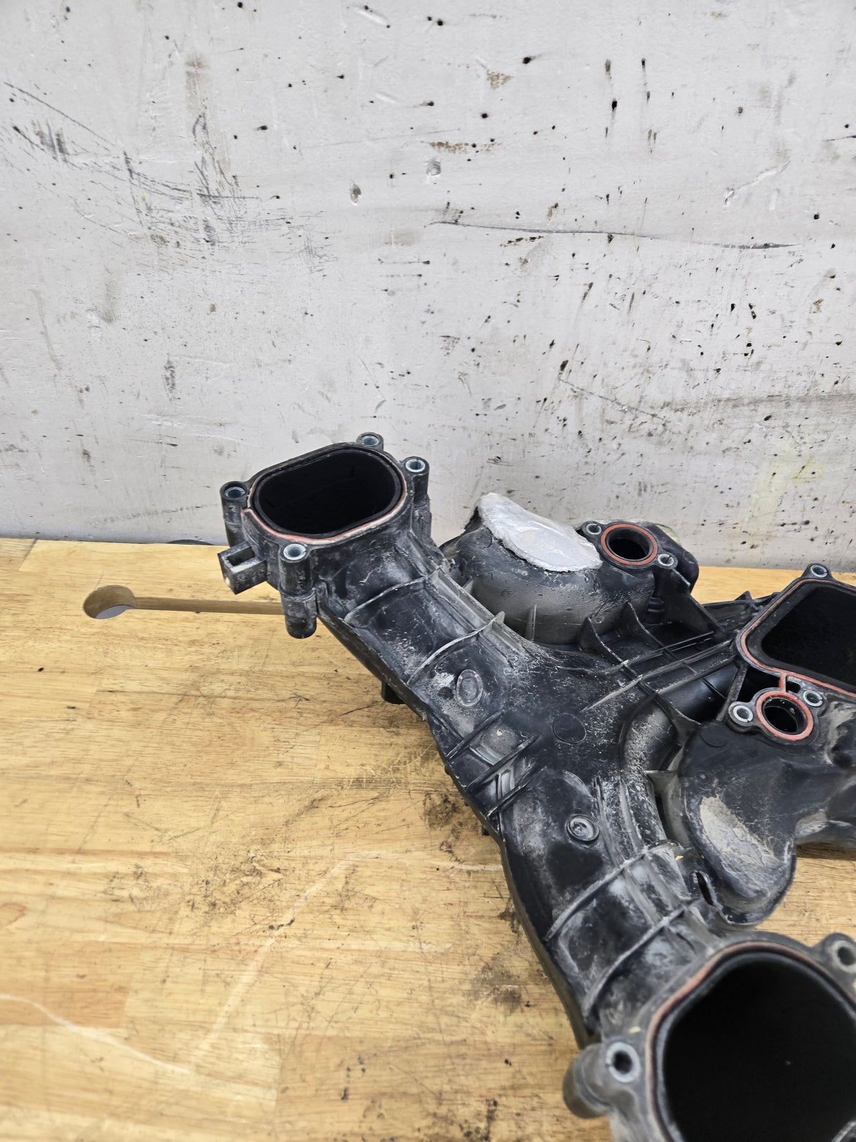 2011-2016 6.7L Power Stroke Upper Air Intake Manifold BC30-9424-BD OEM