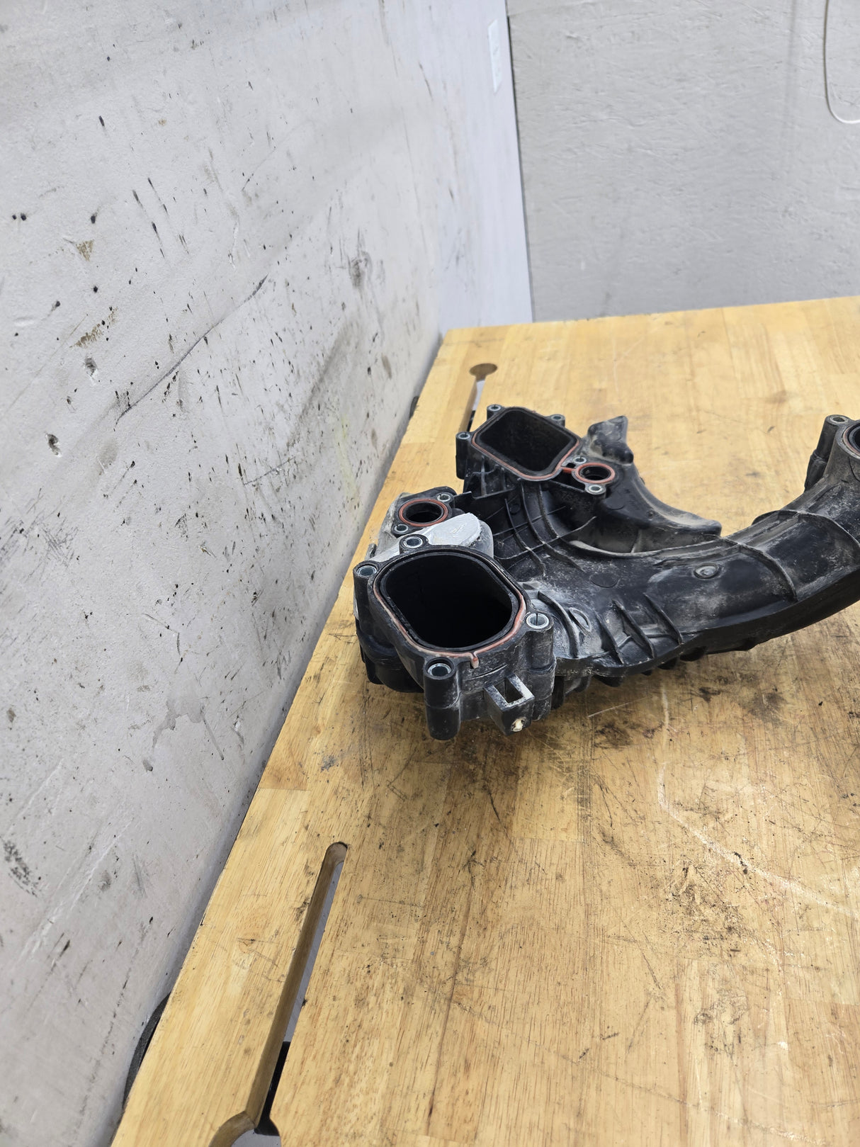 2011-2016 6.7L Power Stroke Upper Air Intake Manifold BC30-9424-BD OEM