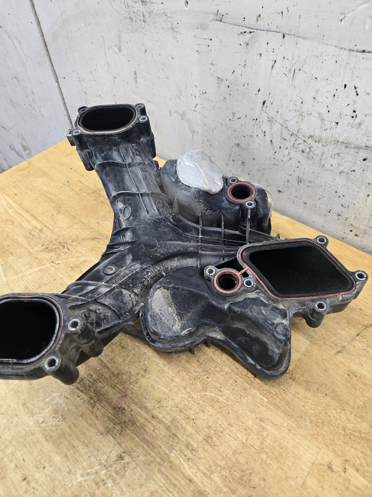 2011-2016 6.7L Power Stroke Upper Air Intake Manifold BC30-9424-BD OEM