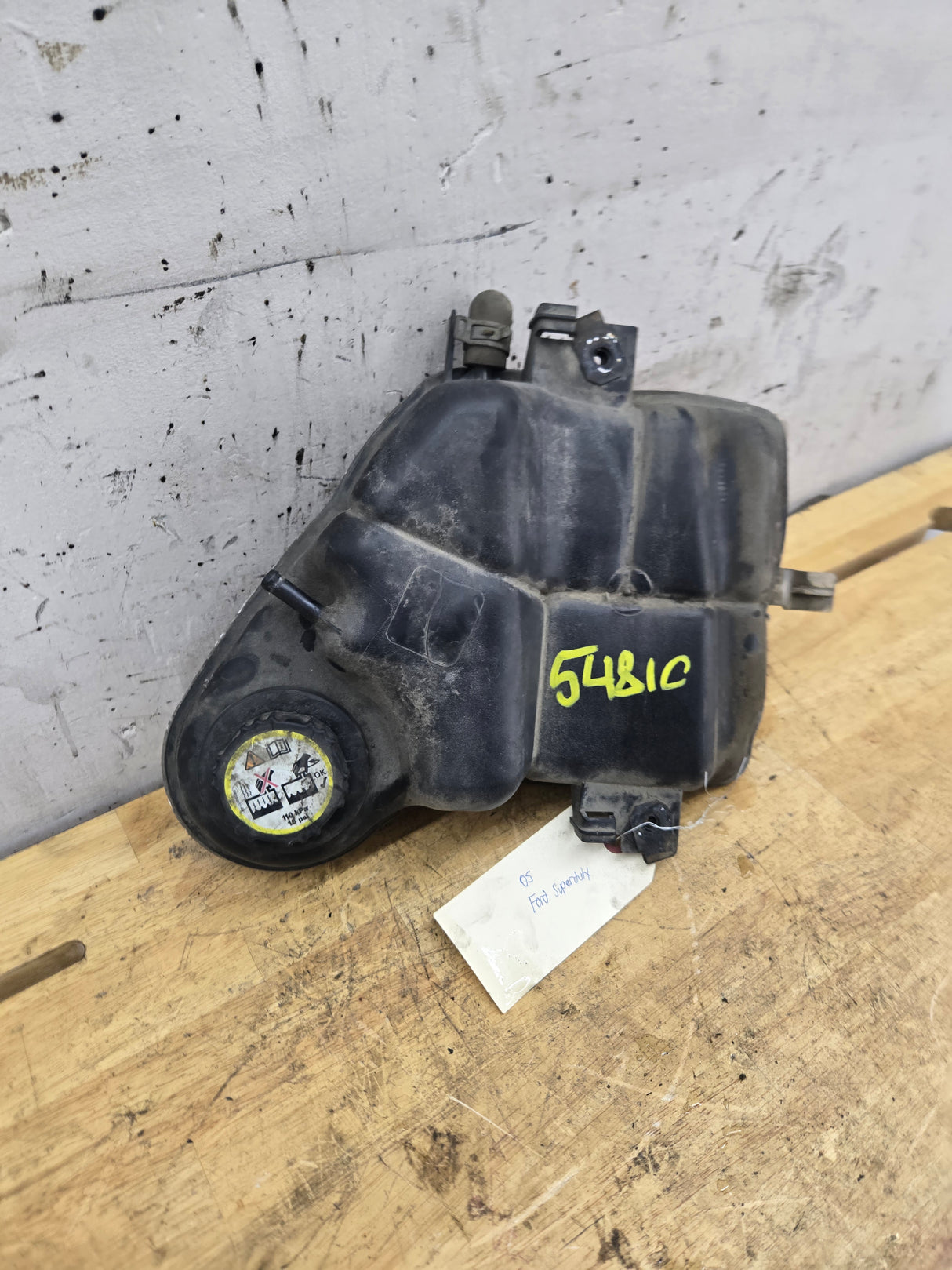 2003-2007 Ford Super Duty Excursion Coolant Reservoir & Cap 5.4L 6.8L V8 V10 Triton 6.0L Power Stroke F250 F350 F450 F550 5C34-8A080-AA