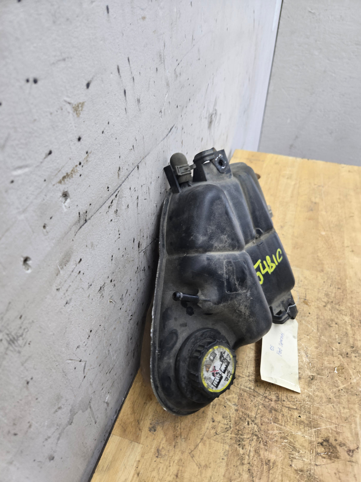 2003-2007 Ford Super Duty Excursion Coolant Reservoir & Cap 5.4L 6.8L V8 V10 Triton 6.0L Power Stroke F250 F350 F450 F550 5C34-8A080-AA