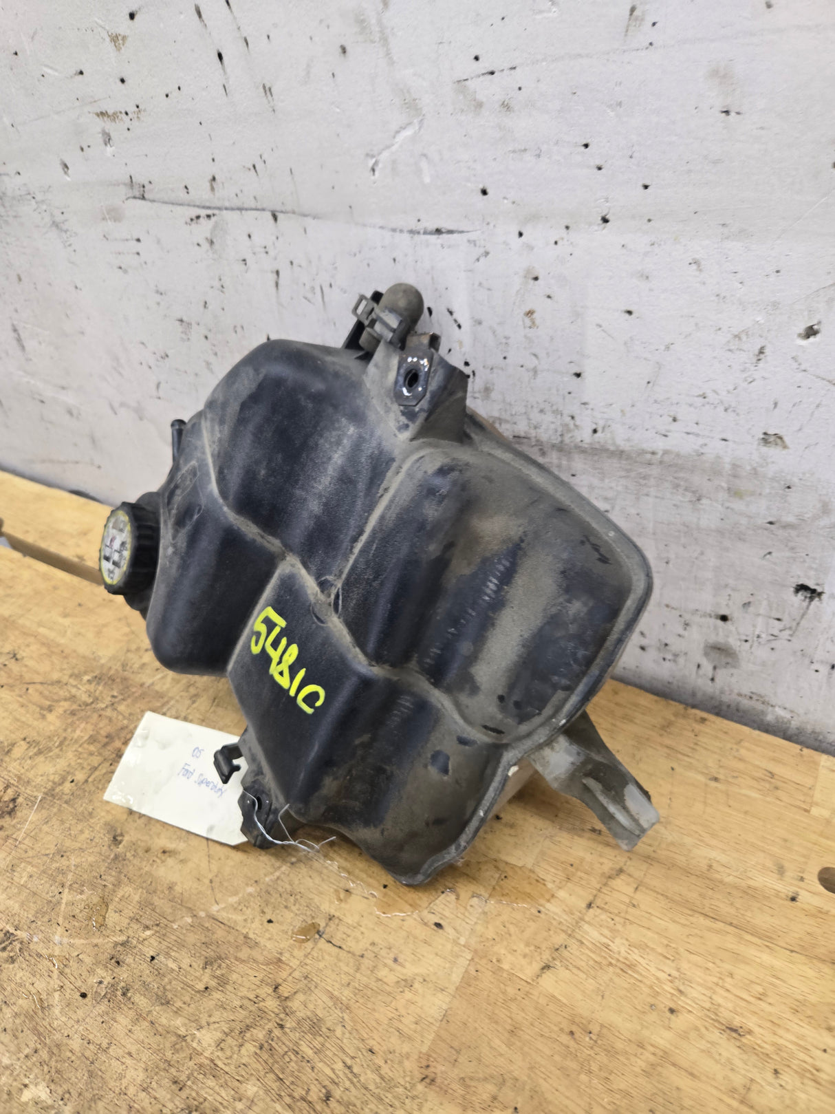 2003-2007 Ford Super Duty Excursion Coolant Reservoir & Cap 5.4L 6.8L V8 V10 Triton 6.0L Power Stroke F250 F350 F450 F550 5C34-8A080-AA