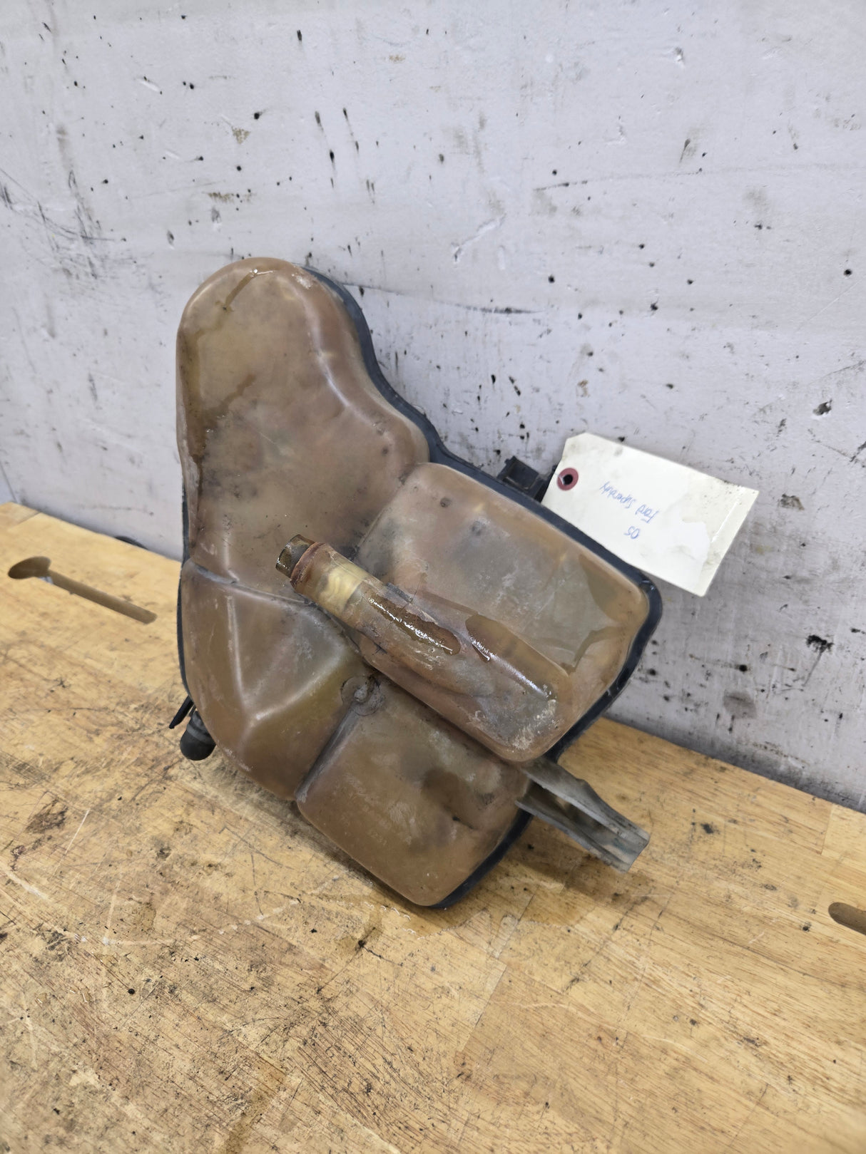 2003-2007 Ford Super Duty Excursion Coolant Reservoir & Cap 5.4L 6.8L V8 V10 Triton 6.0L Power Stroke F250 F350 F450 F550 5C34-8A080-AA