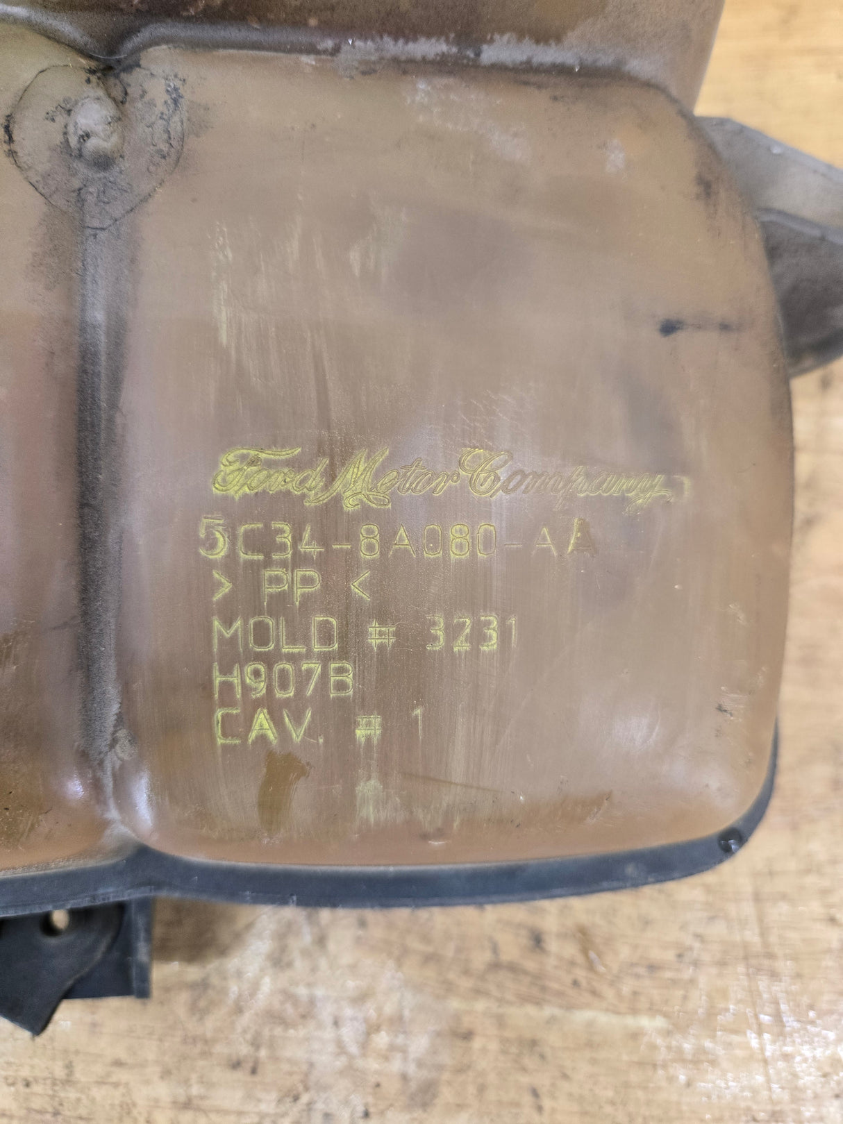 2003-2007 Ford Super Duty Excursion Coolant Reservoir & Cap 5.4L 6.8L V8 V10 Triton 6.0L Power Stroke F250 F350 F450 F550 5C34-8A080-AA