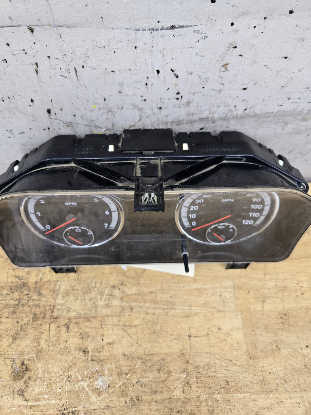 2012 Dodge Ram 1500 4.7L Speedometer Gauge Cluster A2C32015501