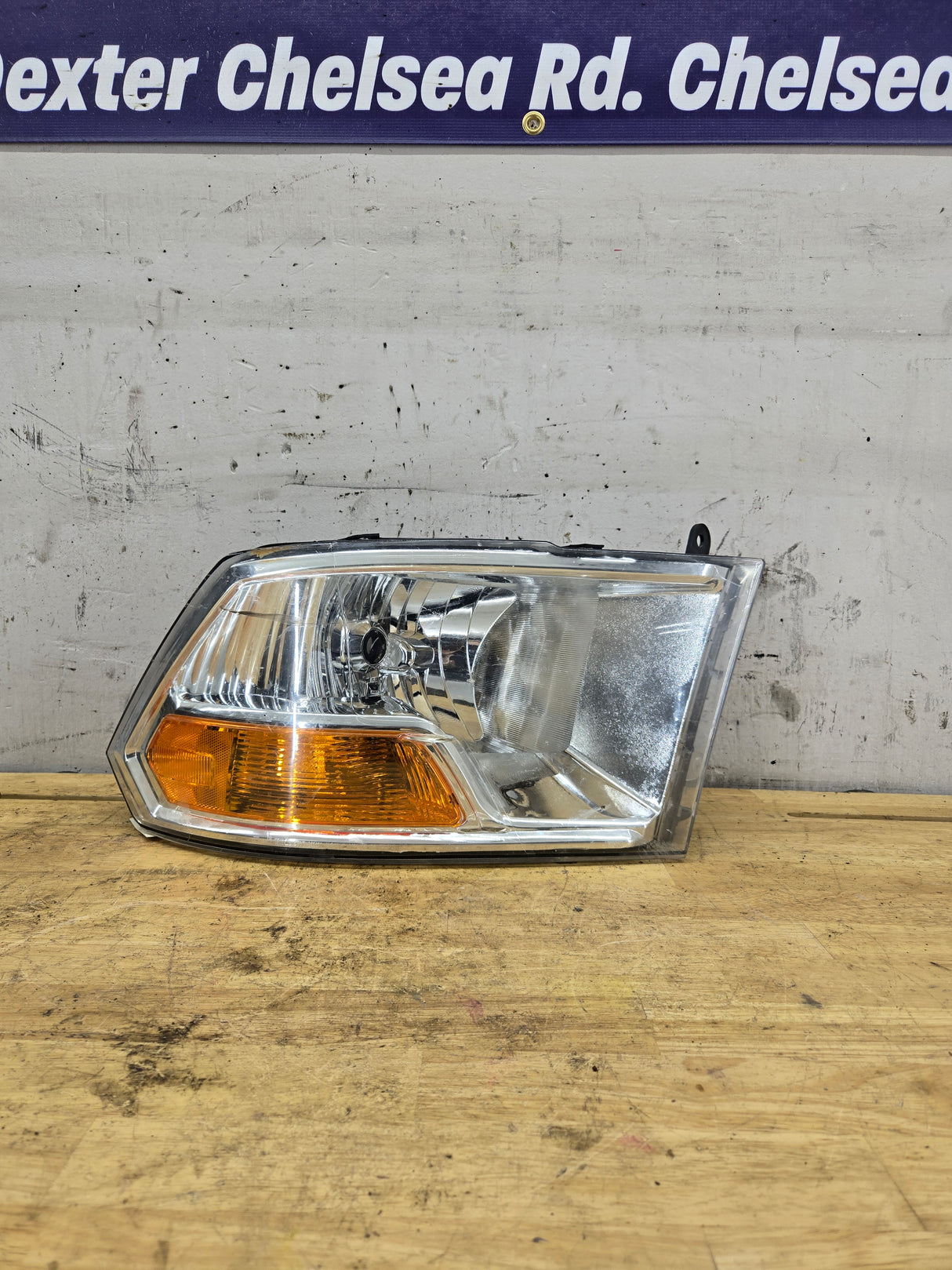 2009-2012 Dodge Ram 1500 2500 3500 RH Passenger Side Headlight 55277410AG
