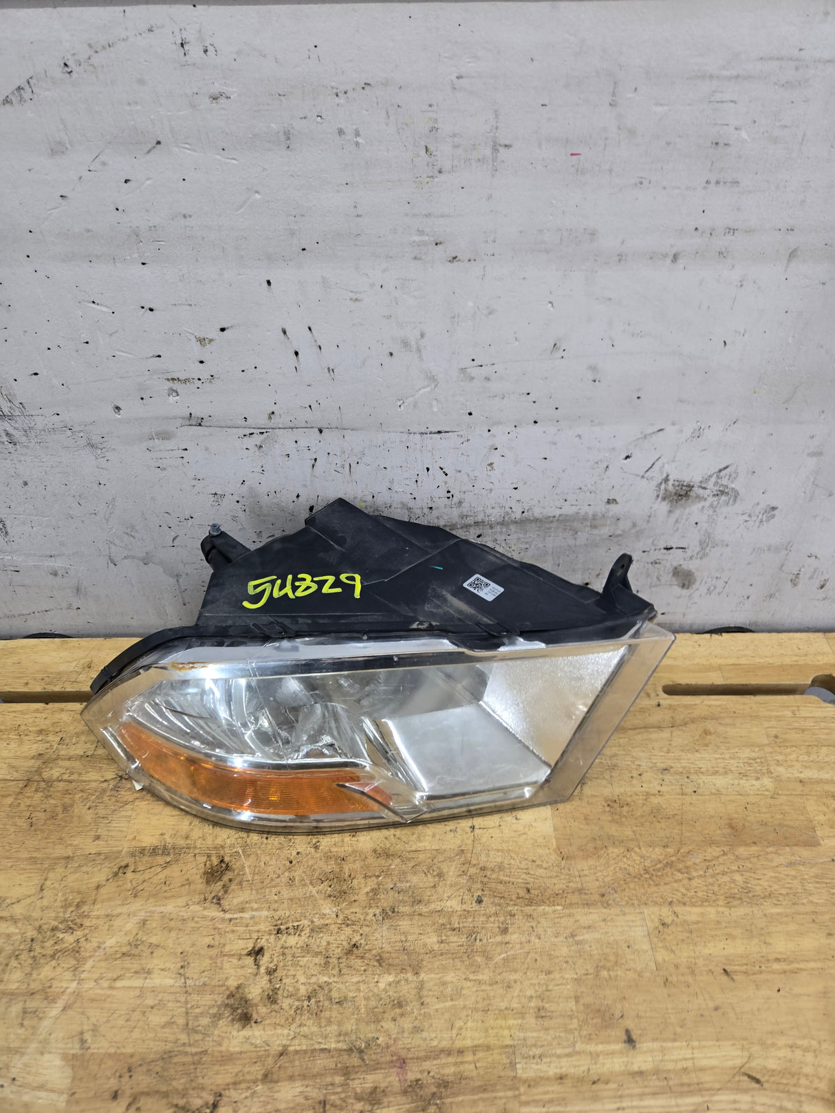 2009-2012 Dodge Ram 1500 2500 3500 RH Passenger Side Headlight 55277410AG