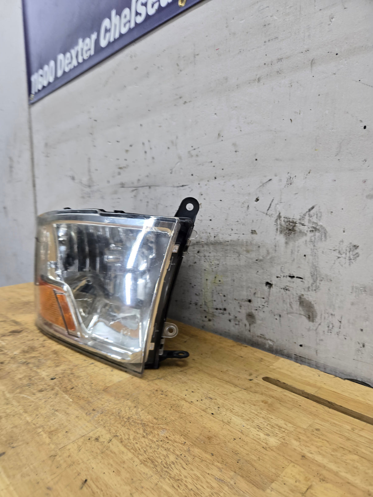 2009-2012 Dodge Ram 1500 2500 3500 RH Passenger Side Headlight 55277410AG