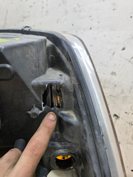 2009-2012 Dodge Ram 1500 2500 3500 RH Passenger Side Headlight 55277410AG