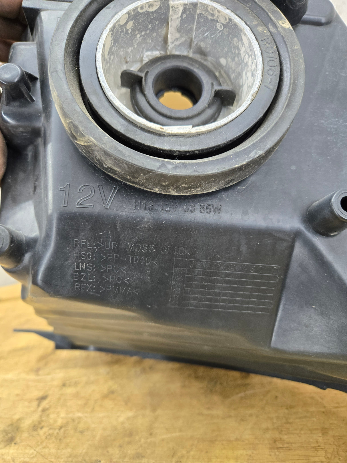 2009-2012 Dodge Ram 1500 2500 3500 RH Passenger Side Headlight 55277410AG