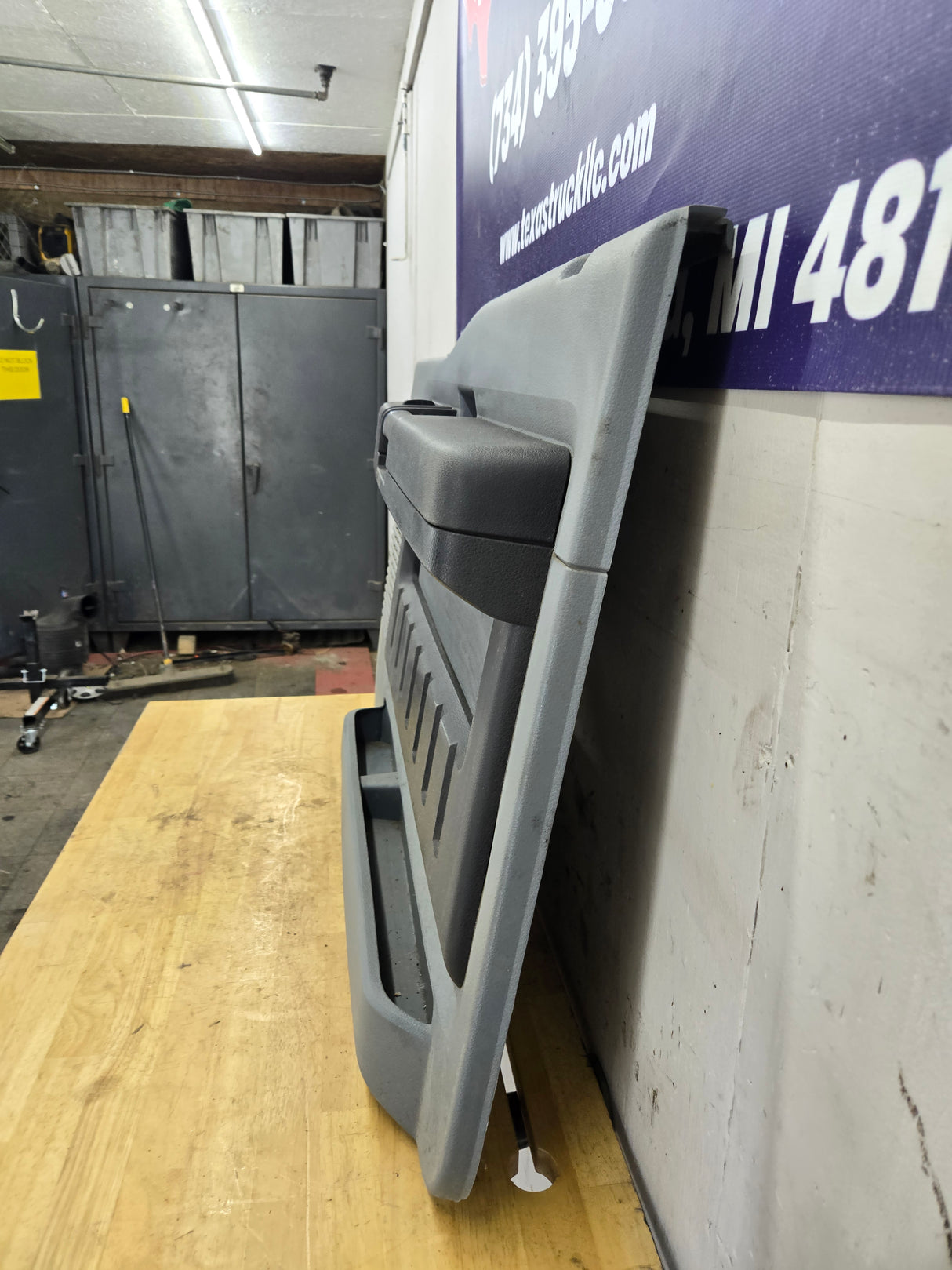 2011-2016 Ford Super Duty Crew Cab RH Front Passenger Side Grey Interior Door Card Panel Trim F250 F350 F450 F550