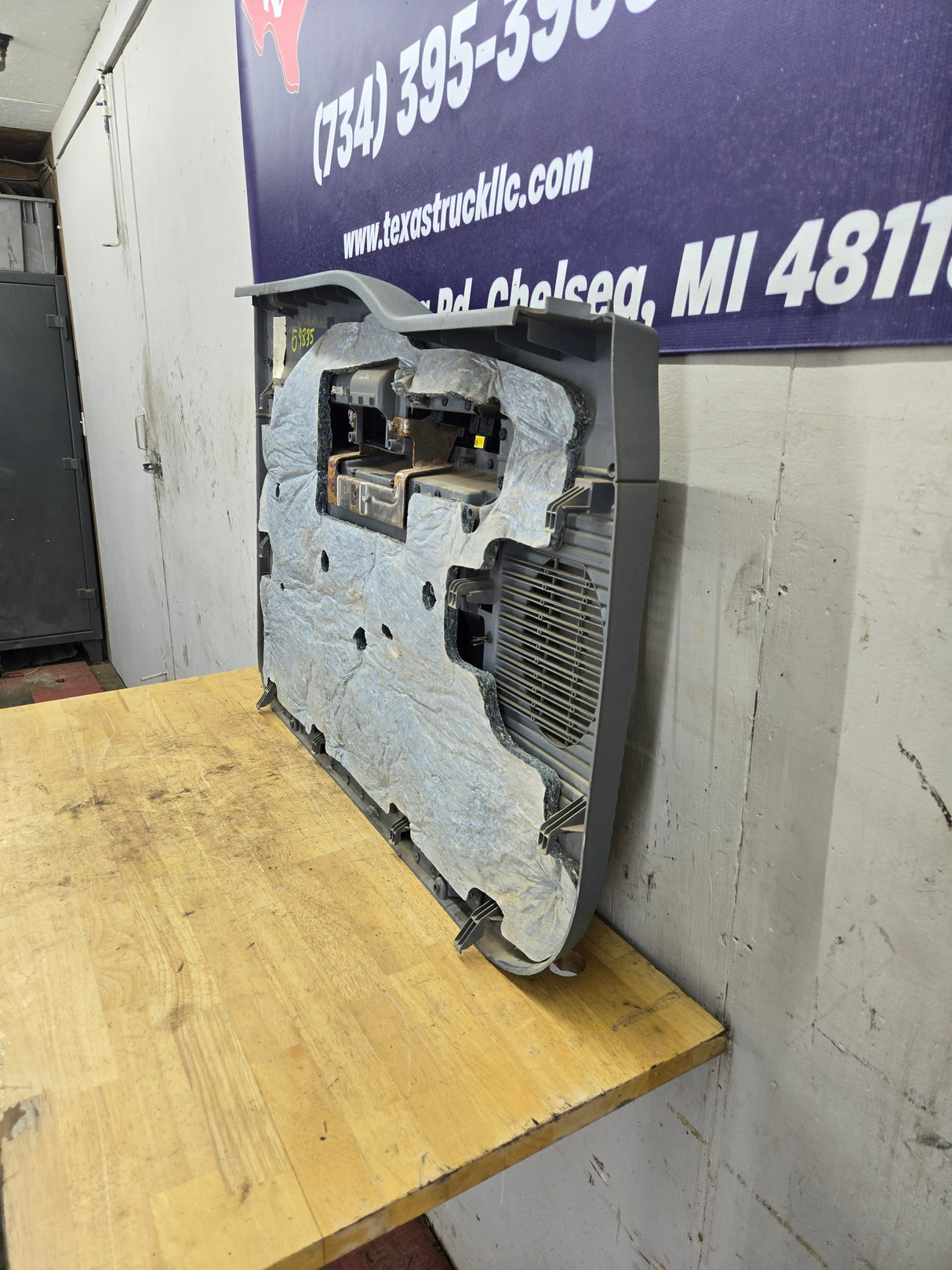 2011-2016 Ford Super Duty Crew Cab RH Front Passenger Side Grey Interior Door Card Panel Trim F250 F350 F450 F550