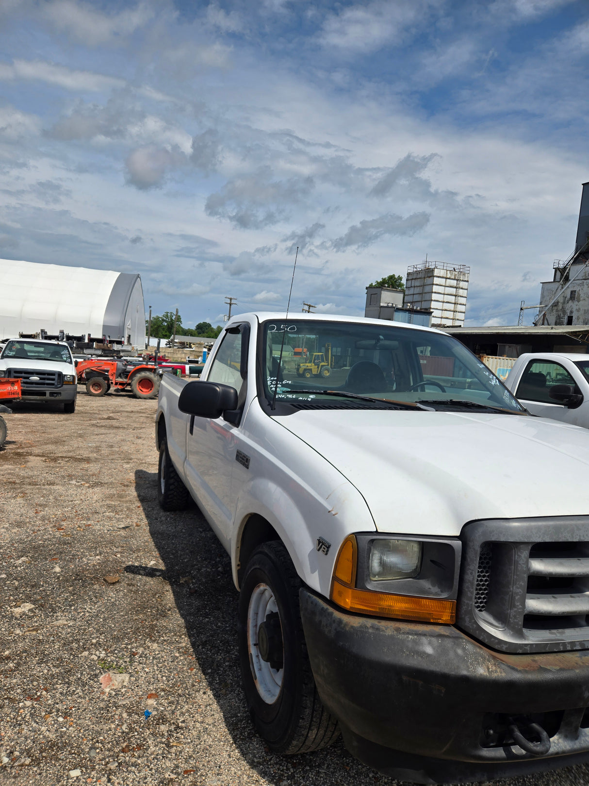 2001 Ford F-250 Super Duty Regular Cab 8' Long Bed 5.4L triton 2x4 - FULL PART OUT