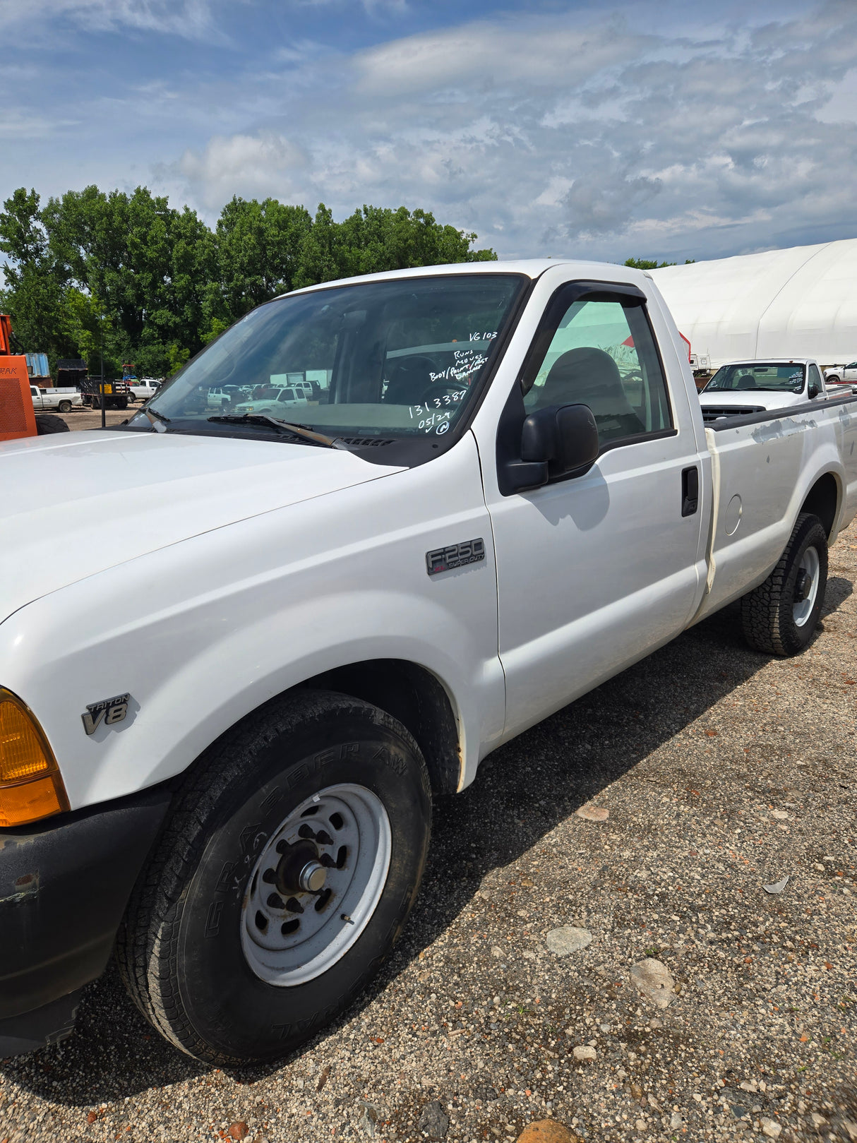 2001 Ford F-250 Super Duty Regular Cab 8' Long Bed 5.4L triton 2x4 - FULL PART OUT