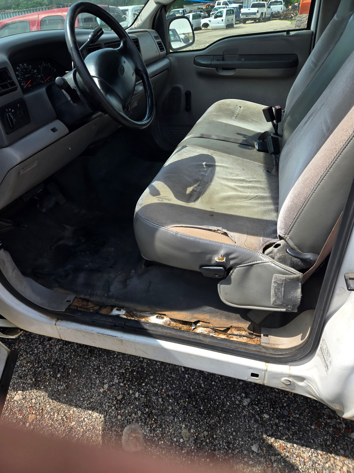 2001 Ford F-250 Super Duty Regular Cab 8' Long Bed 5.4L triton 2x4 - FULL PART OUT