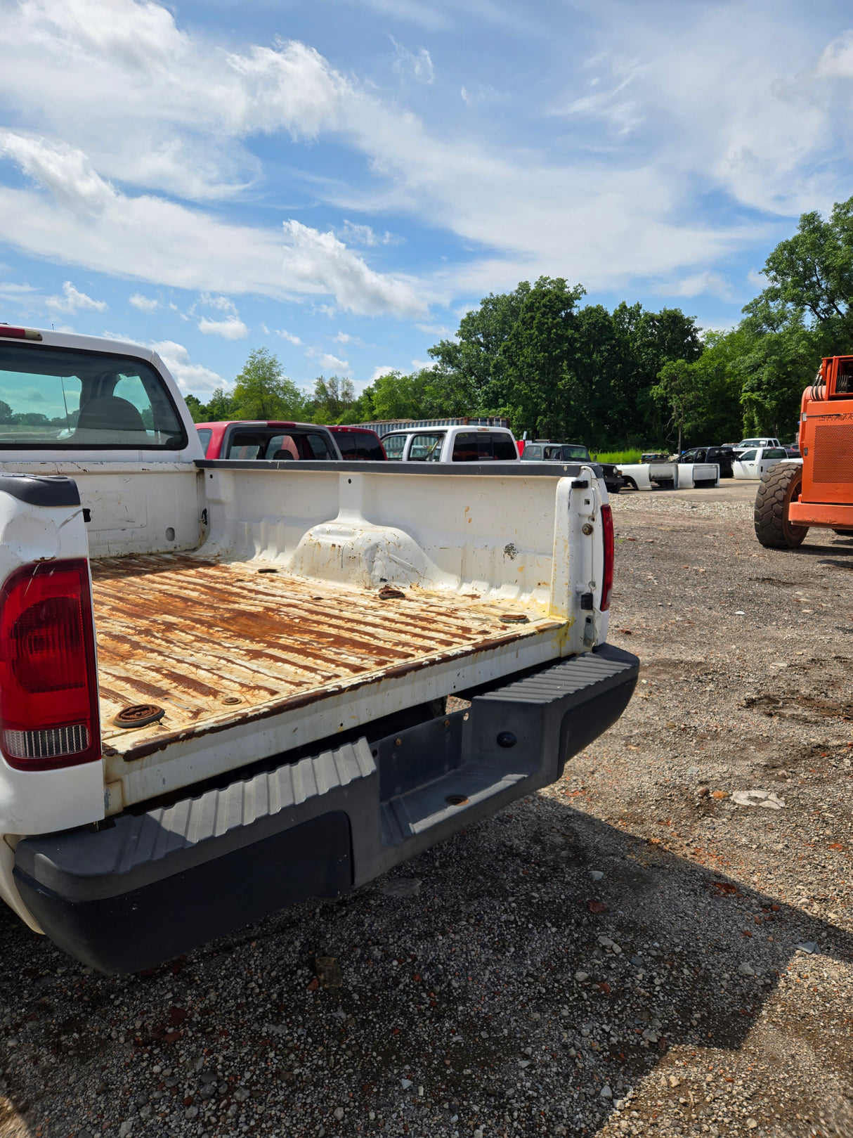 2001 Ford F-250 Super Duty Regular Cab 8' Long Bed 5.4L triton 2x4 - FULL PART OUT
