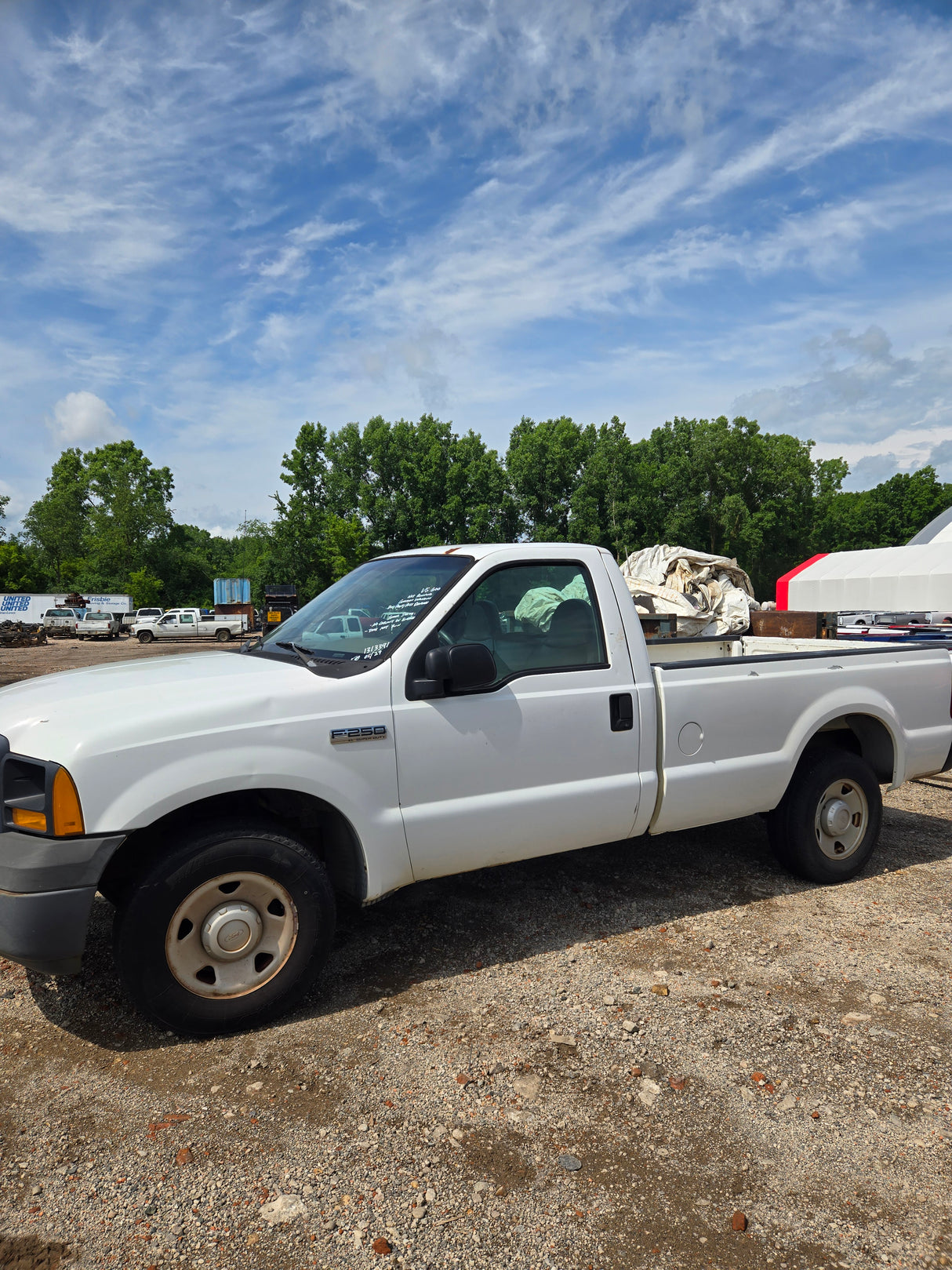 2006 Ford F-250 Super Duty Regular Cab Long Bed 5.4L triton 2wd - FULL PART OUT