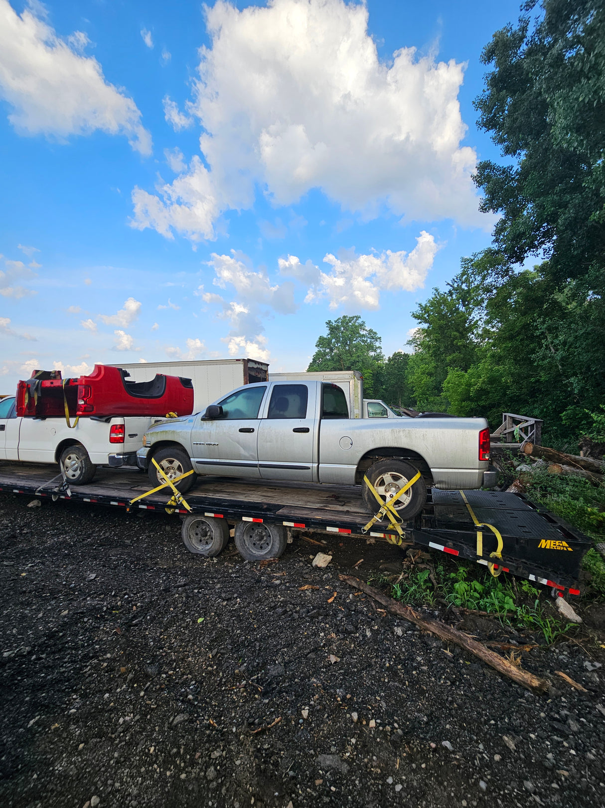 2004 Dodge Ram 1500 Crew Cab 6.4' Short Bed 3rd gen - FULL PART OUT