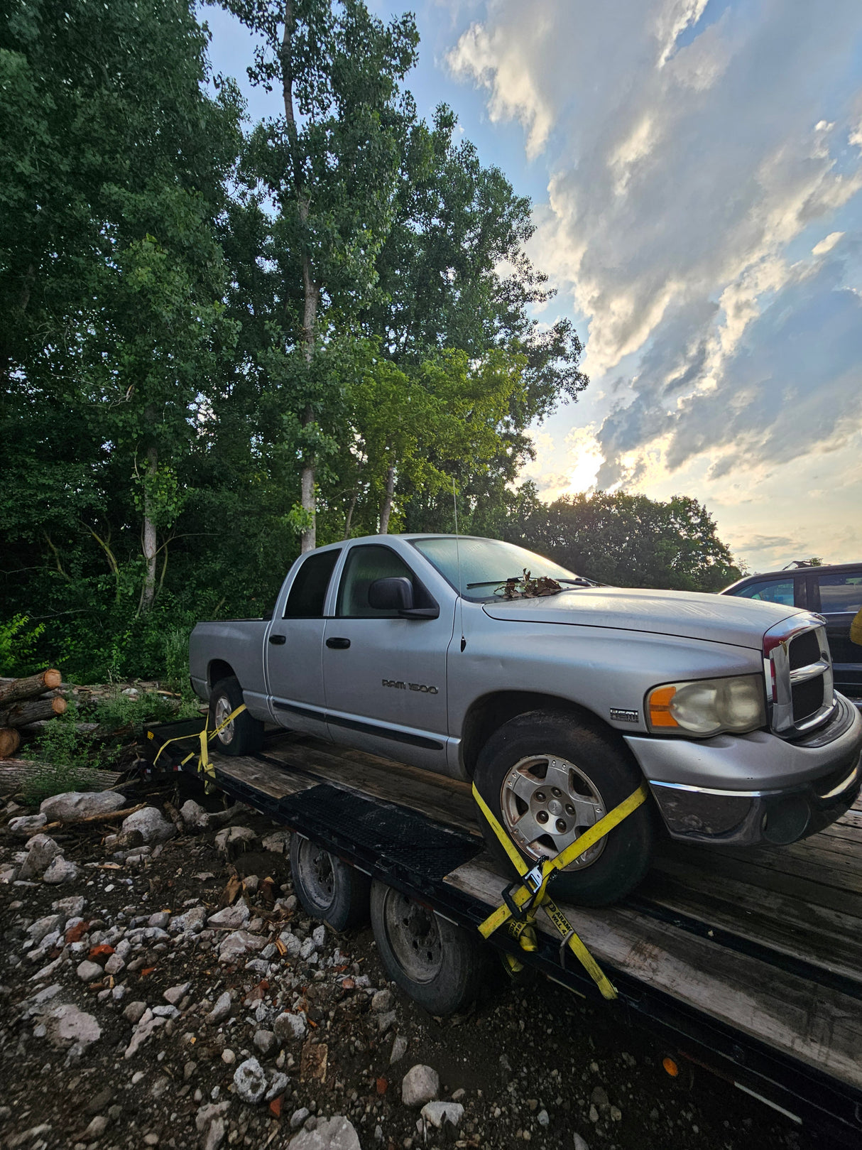 2004 Dodge Ram 1500 Crew Cab 6.4' Short Bed 3rd gen - FULL PART OUT