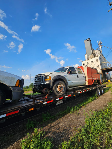 2006 Ford F-550 4wd Crew Cab, Cab & Chassis Dual Rear Wheel Rail Road Truck, Hydraulic Service Body - FULL PART OUT