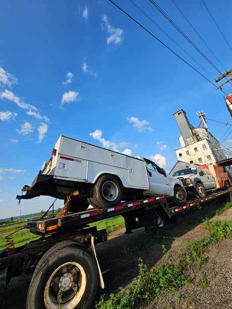2006 Ford F-350 2wd Regular Cab, Cab & Chassis Dually Service Body - FULL PART OUT