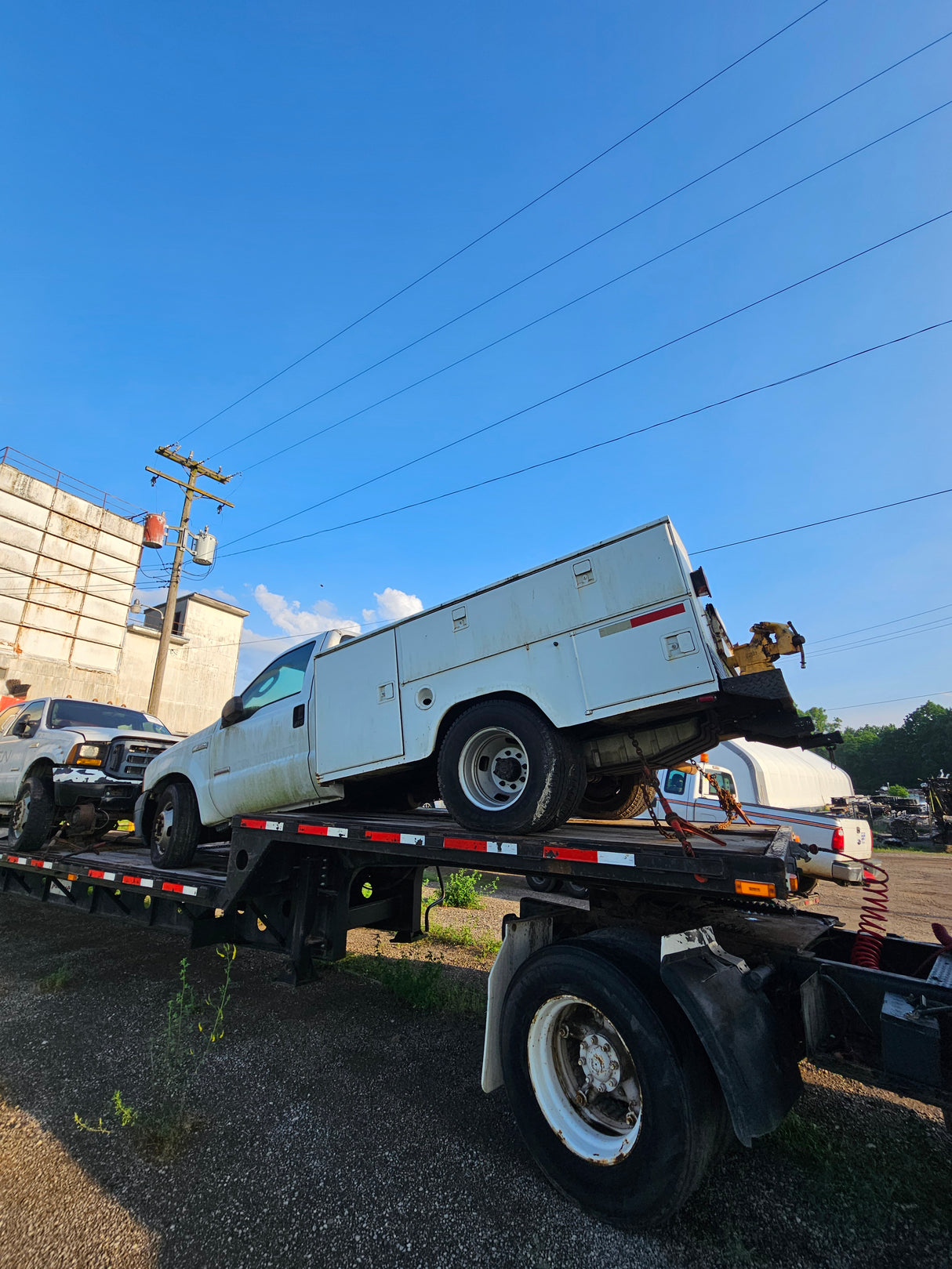 2006 Ford F-350 2wd Regular Cab, Cab & Chassis Dually Service Body - FULL PART OUT