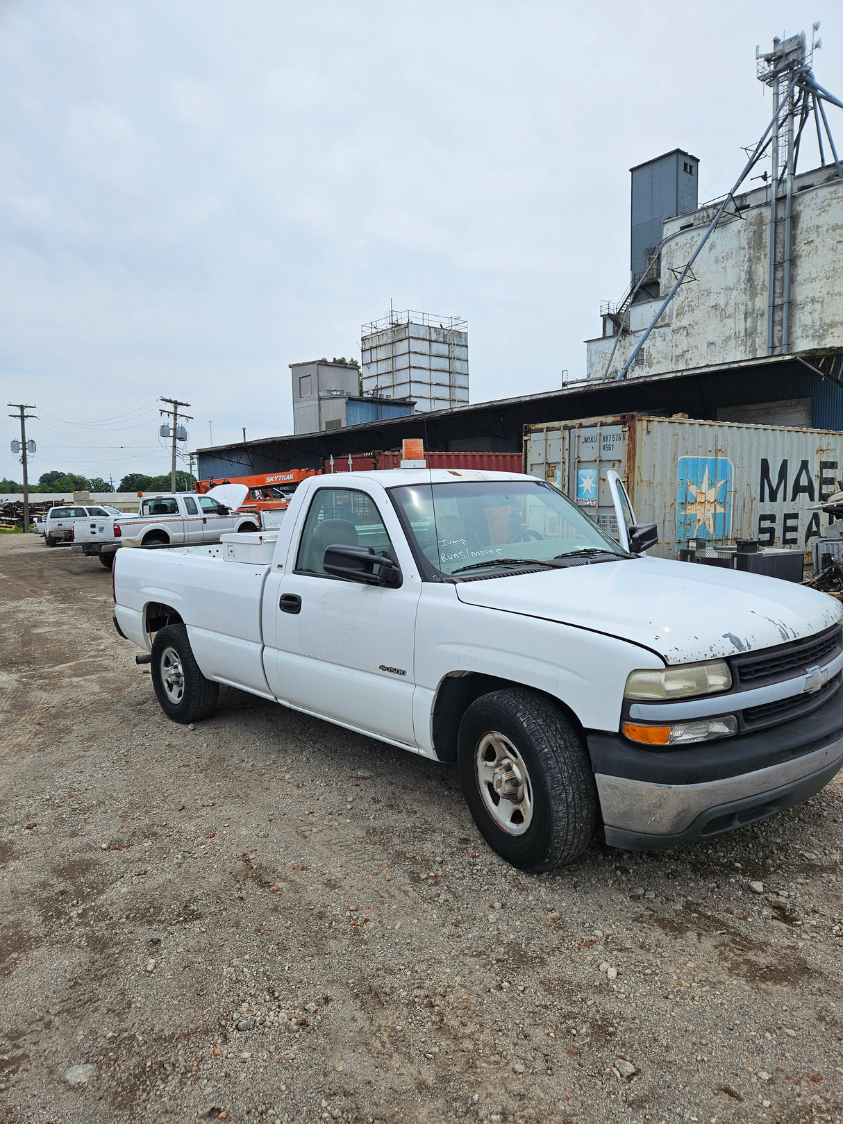 2002 Chevrolet Silverado 1500 Classic Regular Cab 8' Long Bed - FULL PART OUT