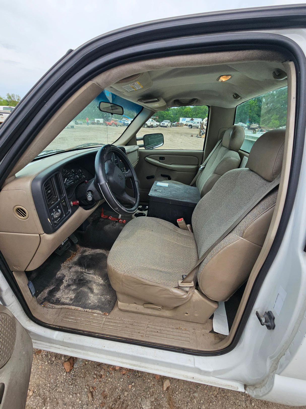 2002 Chevrolet Silverado 1500 Classic Regular Cab 8' Long Bed - FULL PART OUT