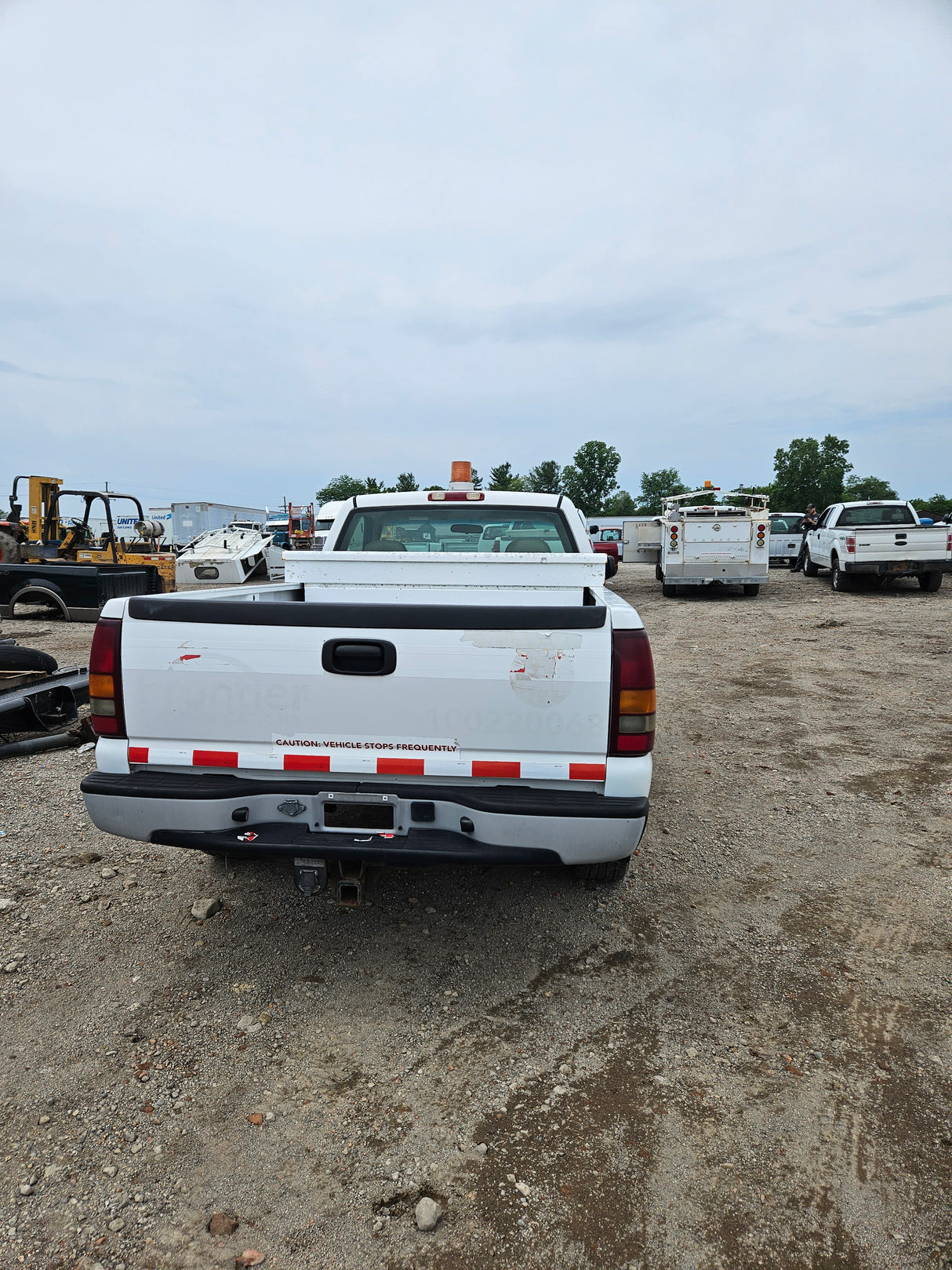 2002 Chevrolet Silverado 1500 Classic Regular Cab 8' Long Bed - FULL PART OUT