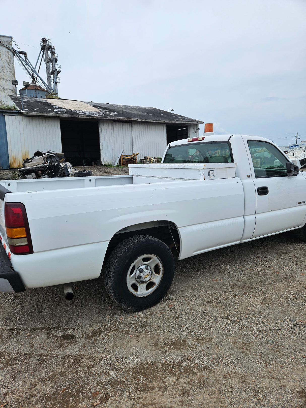 2002 Chevrolet Silverado 1500 Classic Regular Cab 8' Long Bed - FULL PART OUT