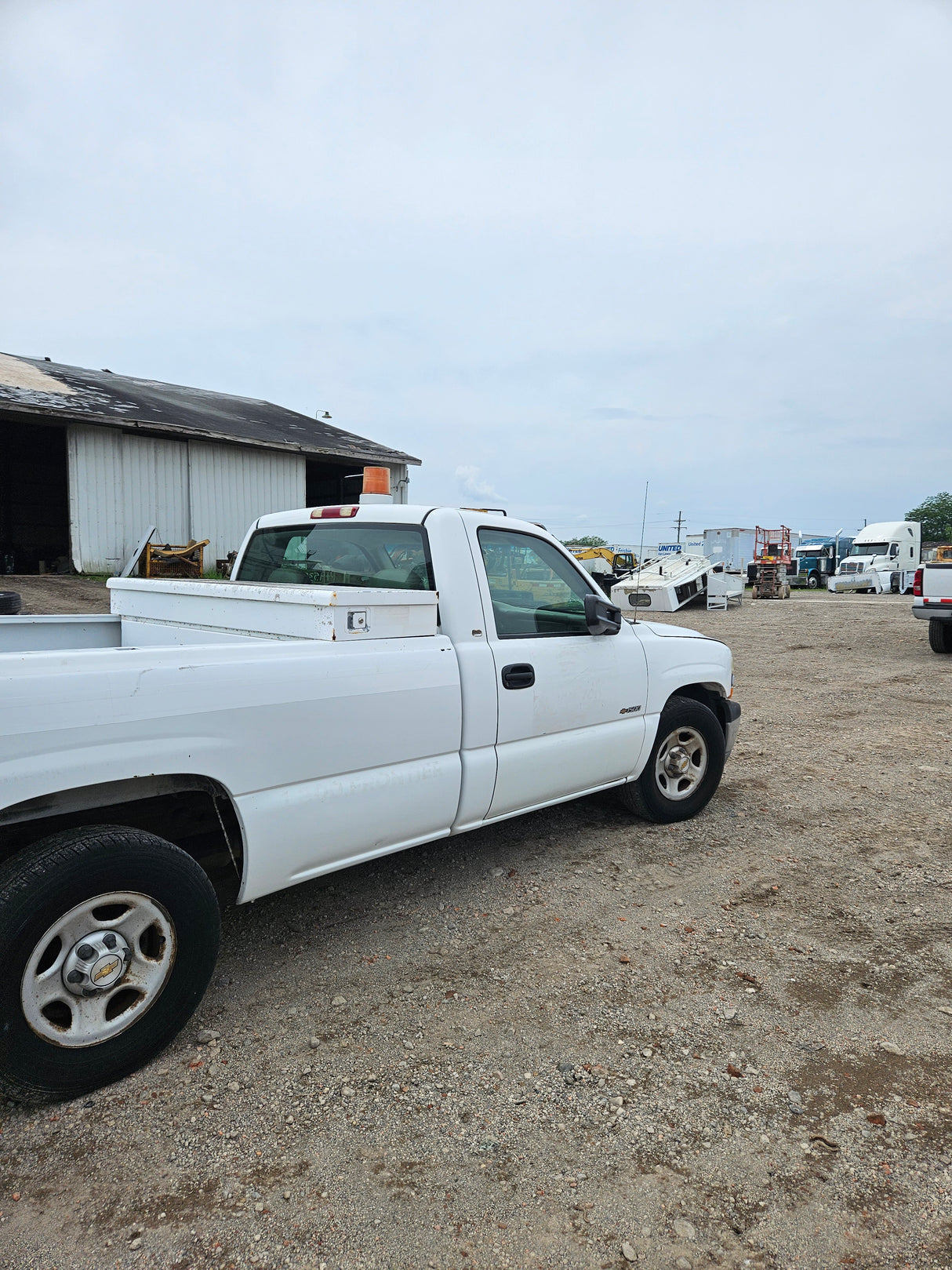 2002 Chevrolet Silverado 1500 Classic Regular Cab 8' Long Bed - FULL PART OUT