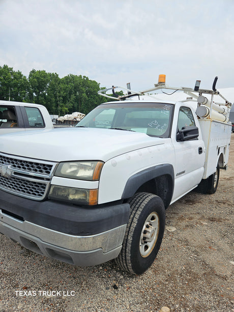 2005 Chevrolet Silverado 2500HD Regular Cab 8' Long Bed Service Truck - FULL PART OUT