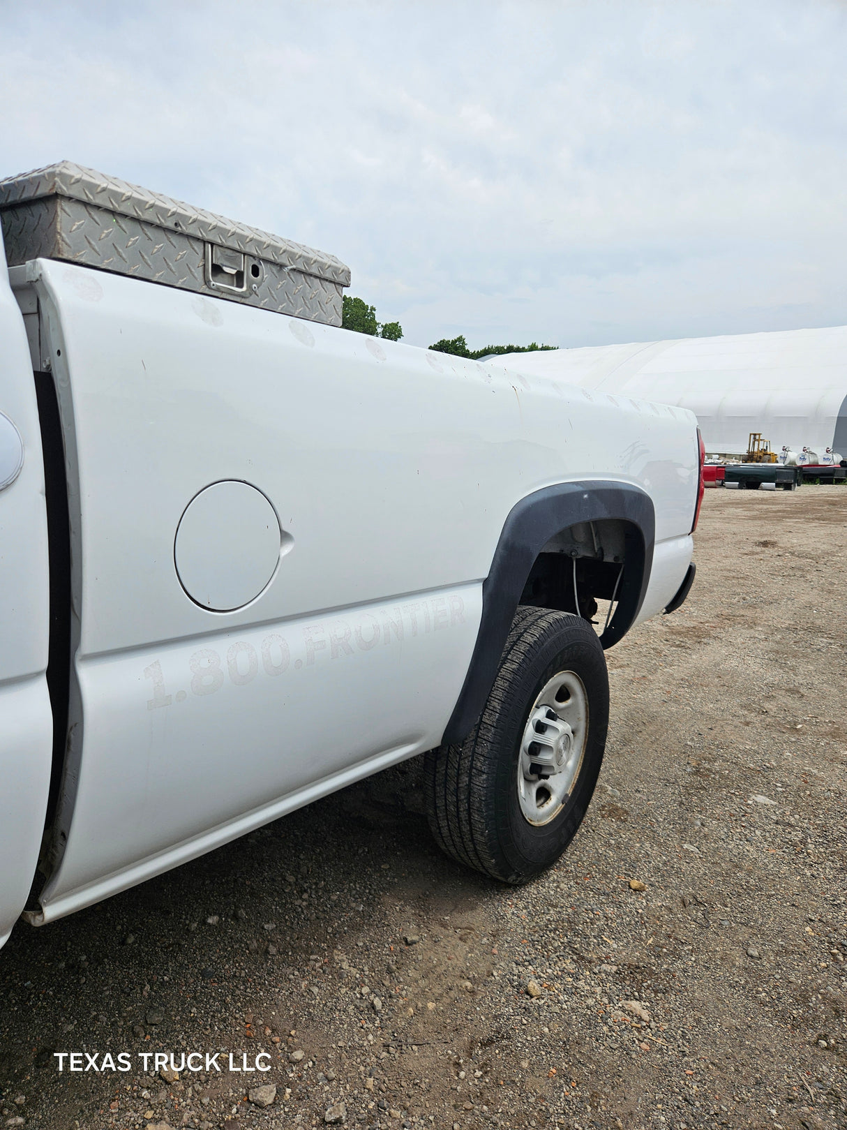 2006 Chevrolet Silverado 2500HD Regular Cab 8' Long Bed - FULL PART OUT