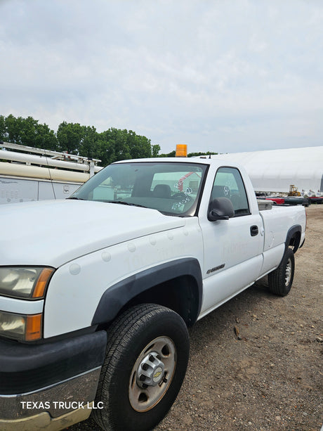 2006 Chevrolet Silverado 2500HD Regular Cab 8' Long Bed - FULL PART OUT