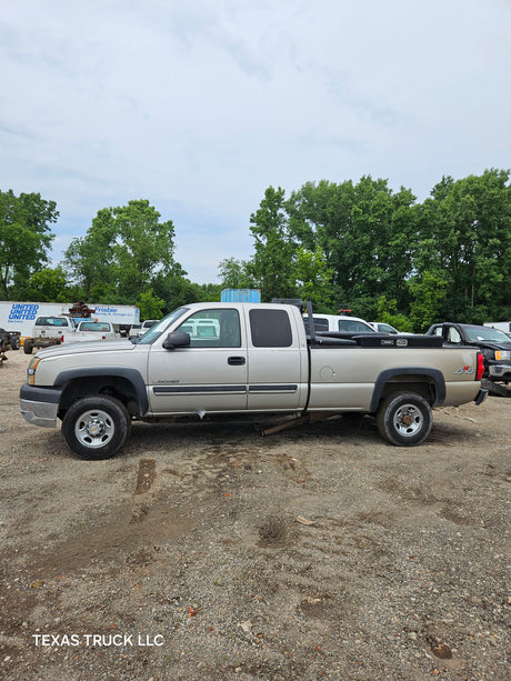 2006 Chevrolet Silverado 2500HD Extended Cab 8' Long Bed - FULL PART OUT